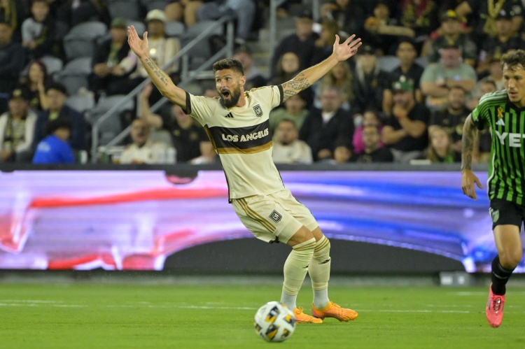 吉魯：伊布可能看起來很傲慢，但實際上他非常有魅力