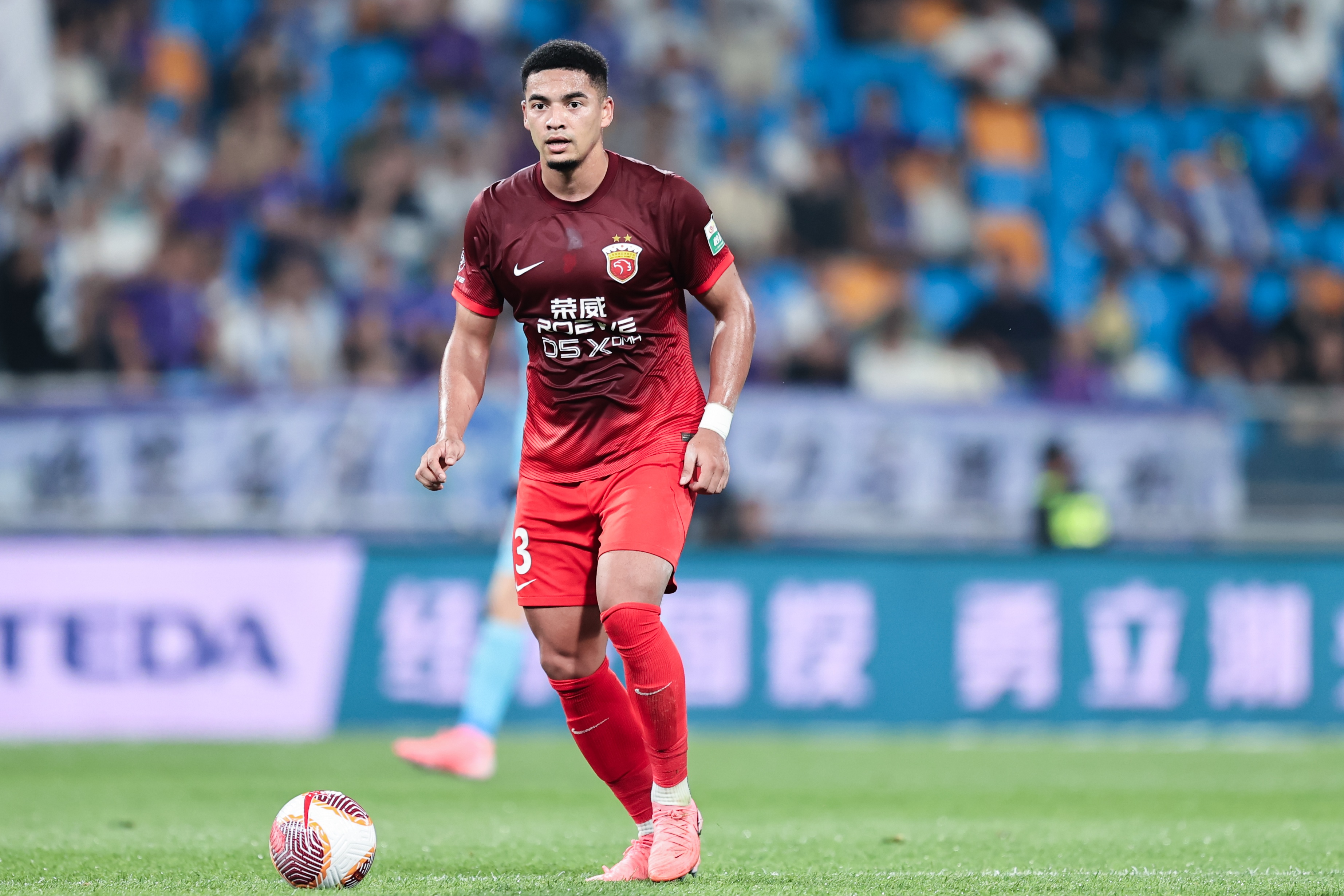 媒體人:海港三中衛都是國腳但后防幾乎不設防,問題出在哪?