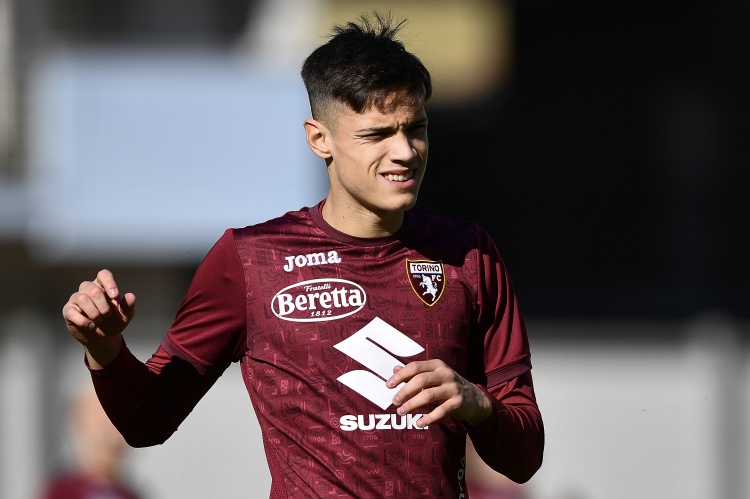 記者:米蘭高層接觸都靈中場里奇,球員愿加盟但面臨國米競爭