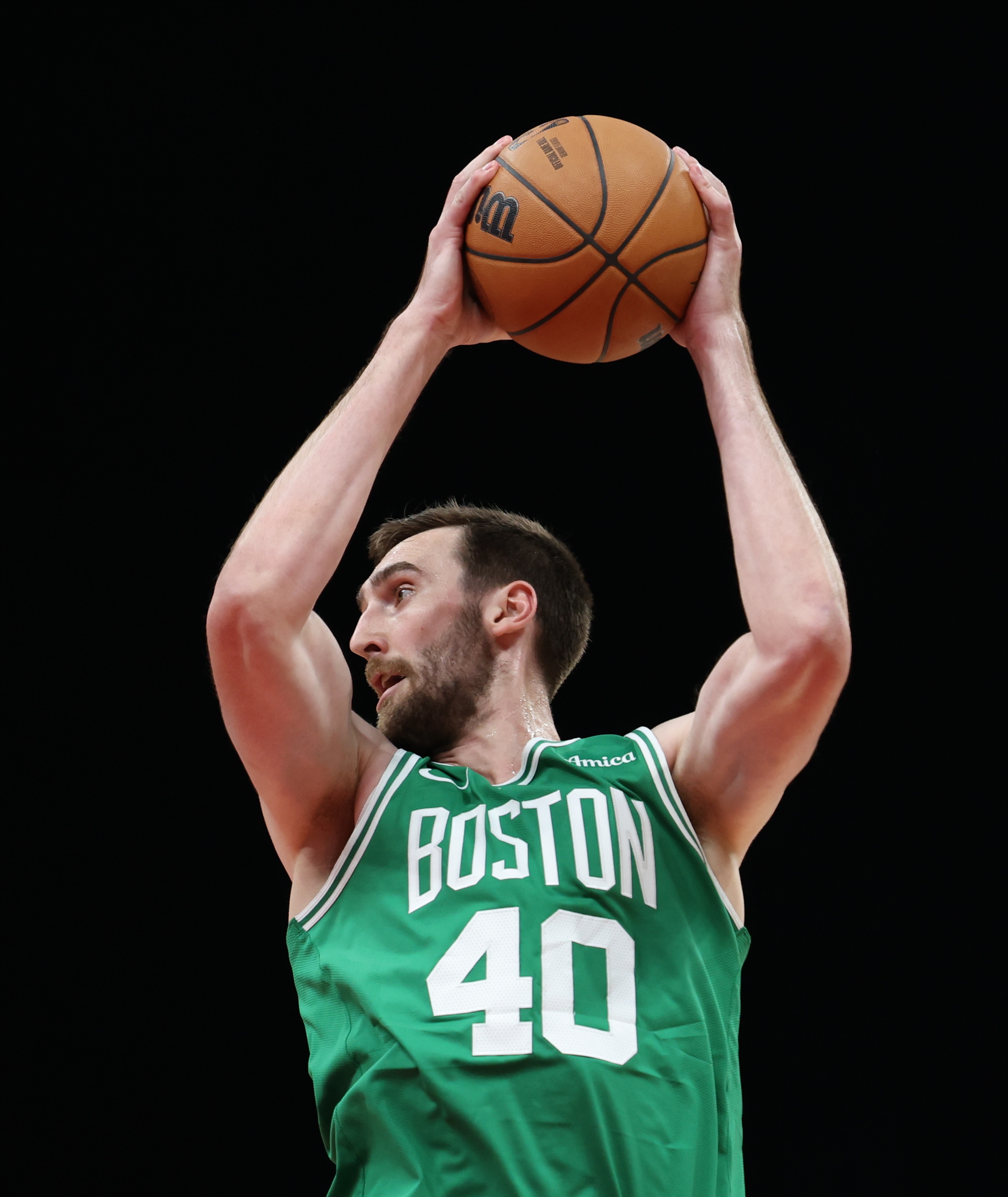 擎天白玉柱!科內(nèi)特10中7拿到15分16板4助 正負(fù)值+21全場最高