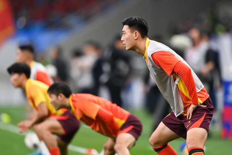 足球報:張玉寧、蔣圣龍均有不同程度傷病,伊萬未讓在熱身賽出場