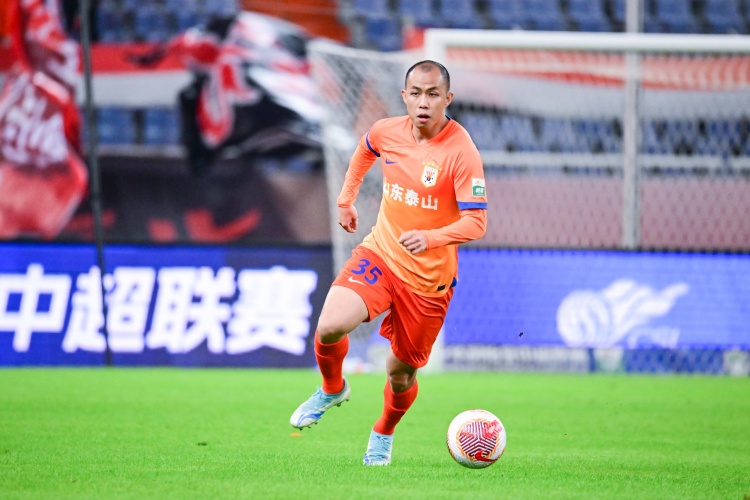 東體:在汪海健還是黃政宇上,事實(shí)證明伊萬(wàn)的決定并不完全正確