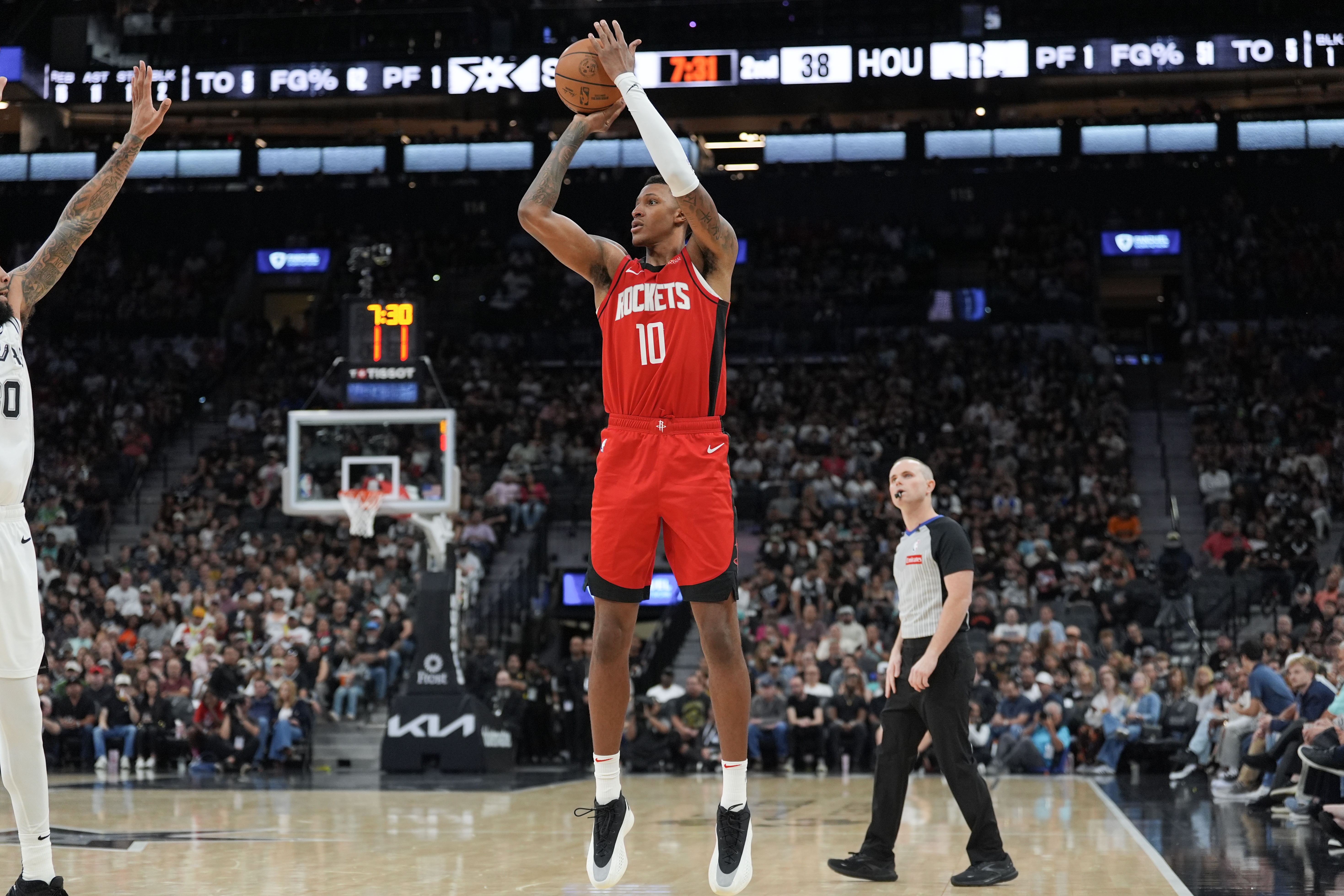 烏度卡:下半場(chǎng)專門為小賈巴里畫(huà)了投三分的戰(zhàn)術(shù) 這幫他找到狀態(tài)