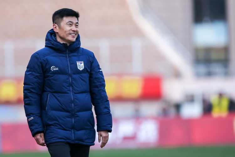 足球報：大連英博低調備戰，簽約贊助商為大連足球注入新活力