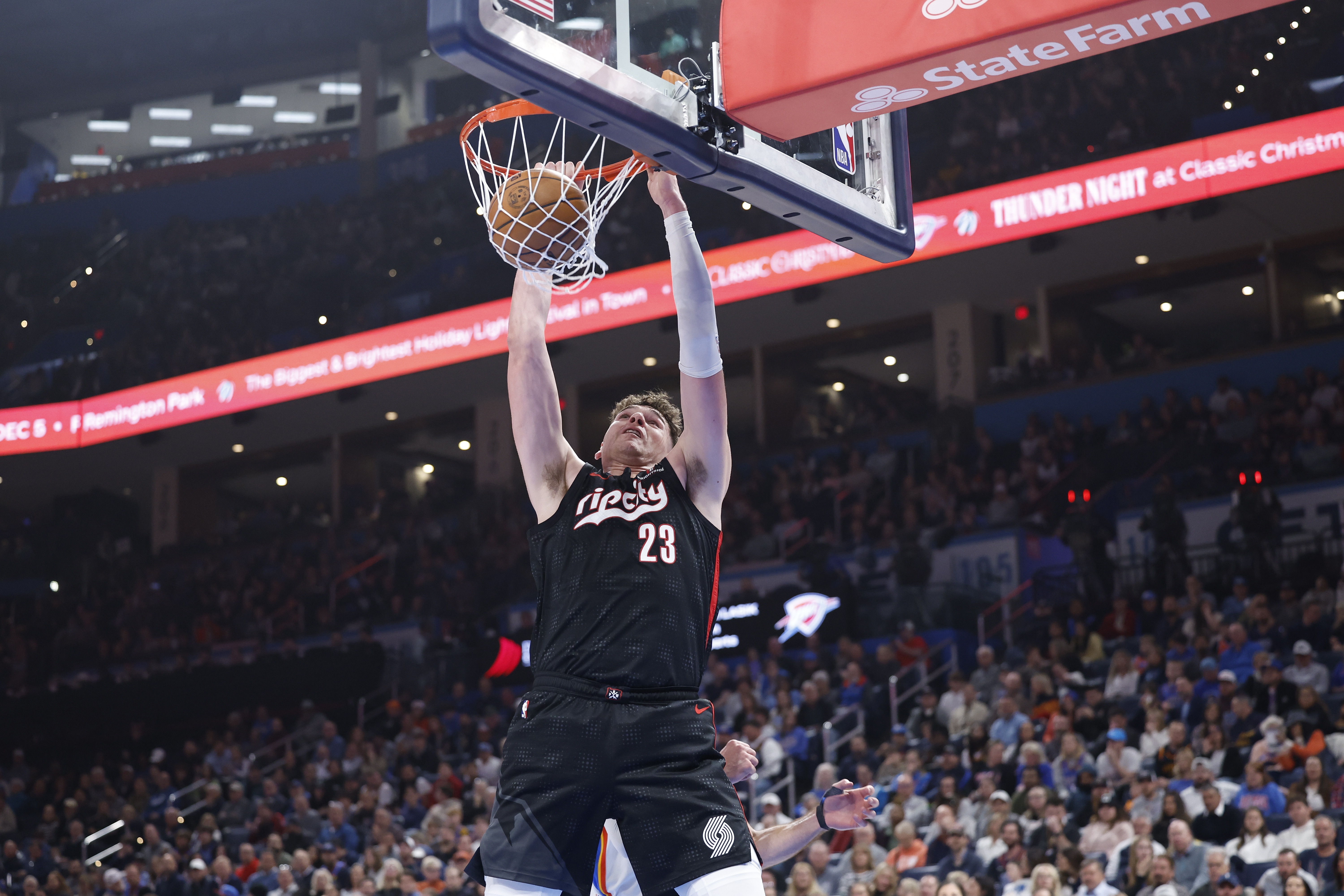 打得不錯!克林根10投6中&三分3中2 得到18分12板3帽