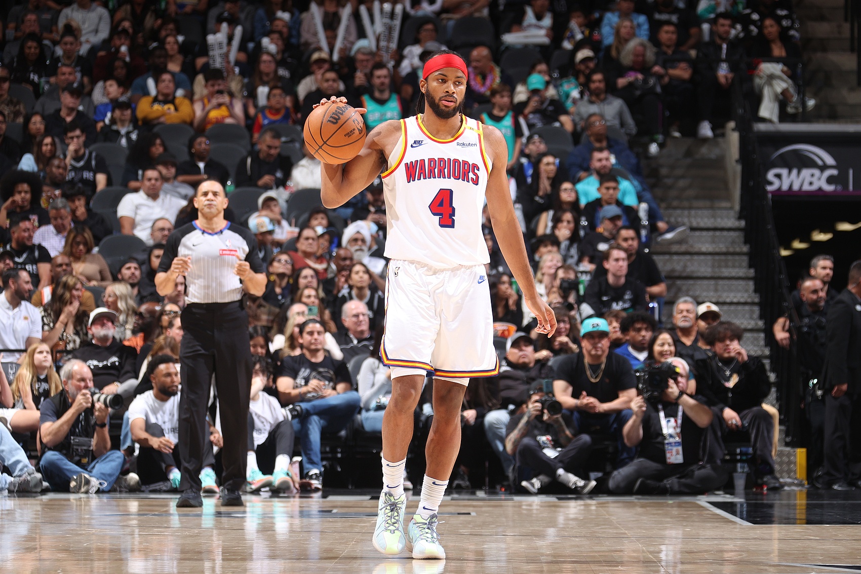 穆迪談11中3:繼續出手就完事了 只要有付出就會有回報