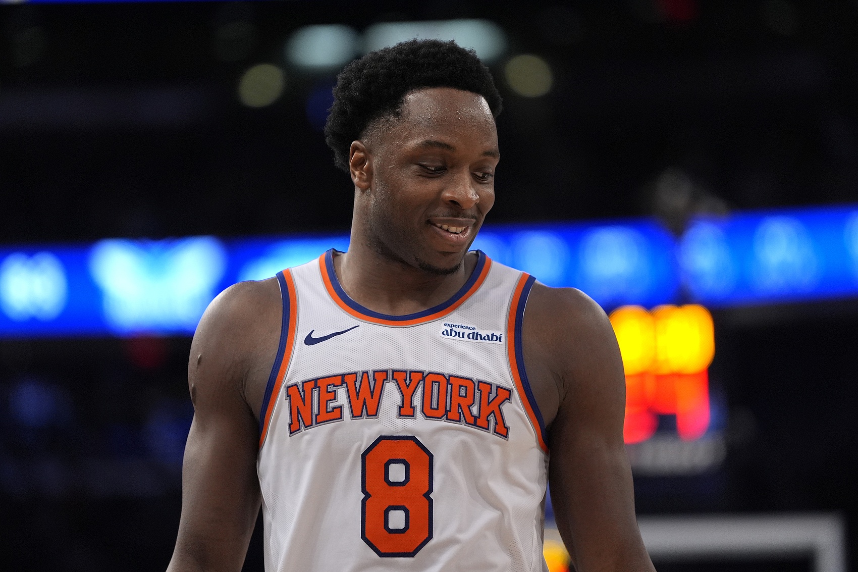 輕微崴腳好在沒事!阿努諾比第三節三分3中3拿到13分3板4助1斷