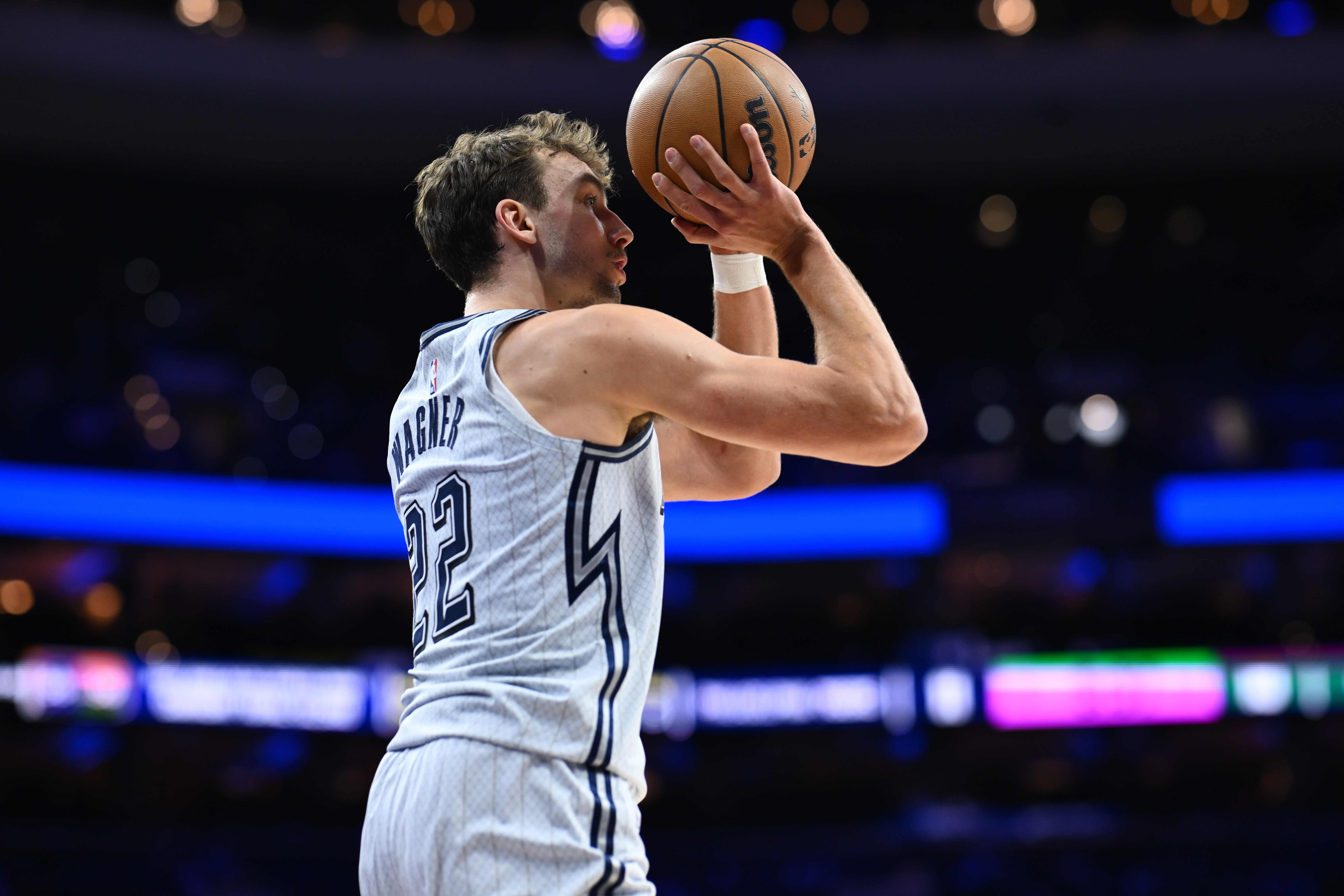 穩定輸出!小瓦格納17中11&罰球4中4拿到27分6板5助1斷 正負值+12