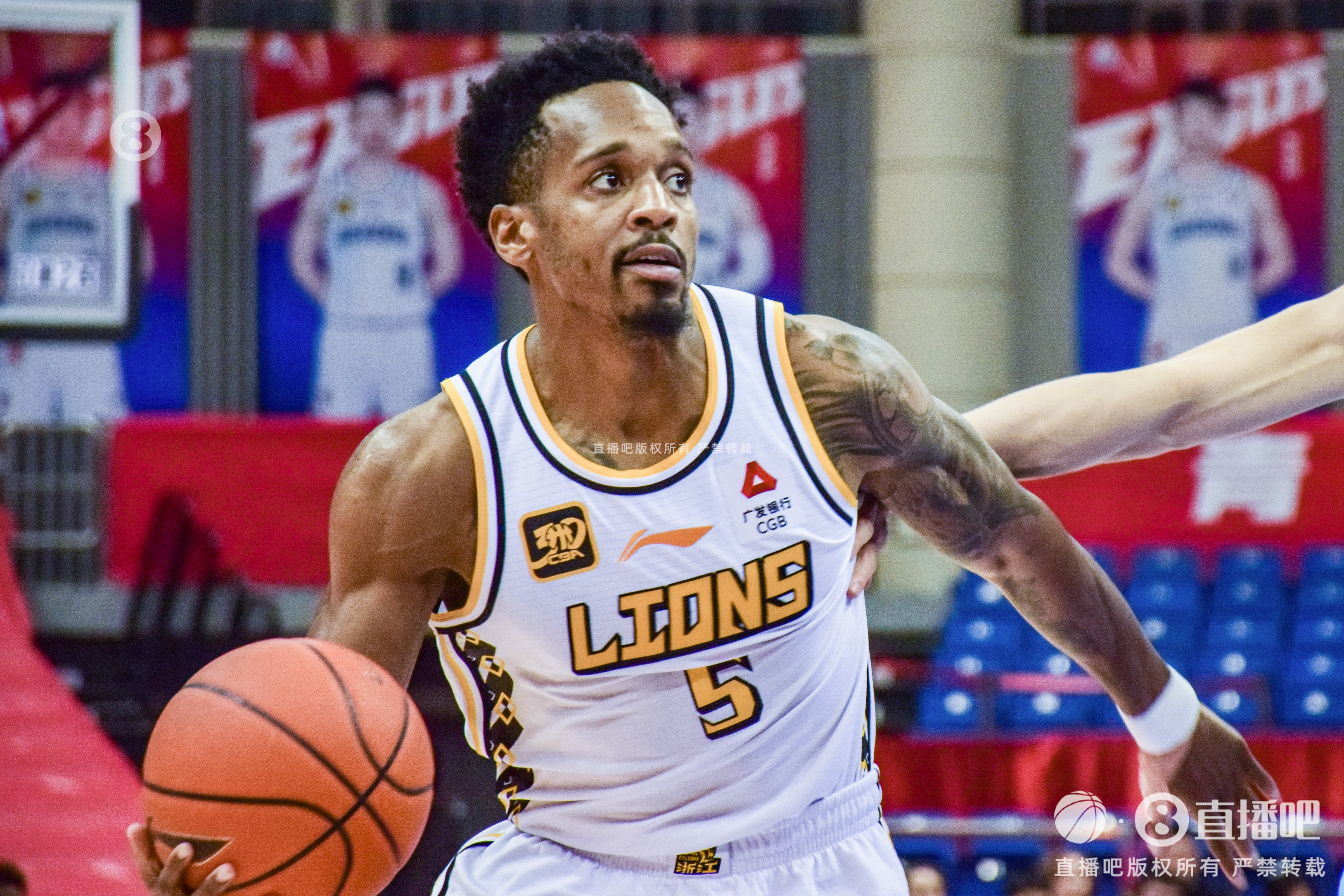 CBA官網(wǎng):廣廈取消肯尼-伯頓注冊 重新注冊巴里-布朗