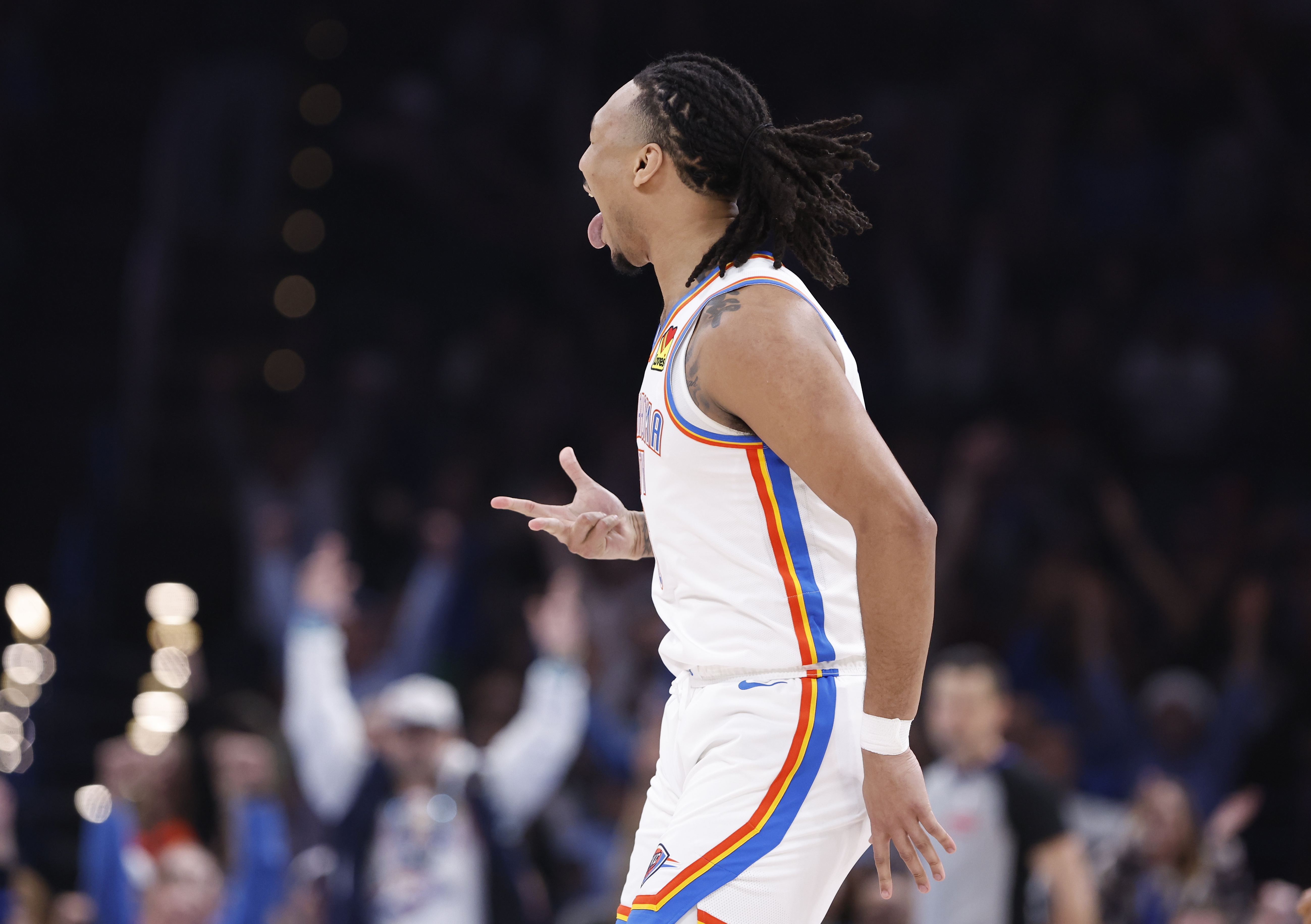 又三雙!杰林-威廉姆斯11投7中砍下19分17板11助 生涯第2個(gè)三雙