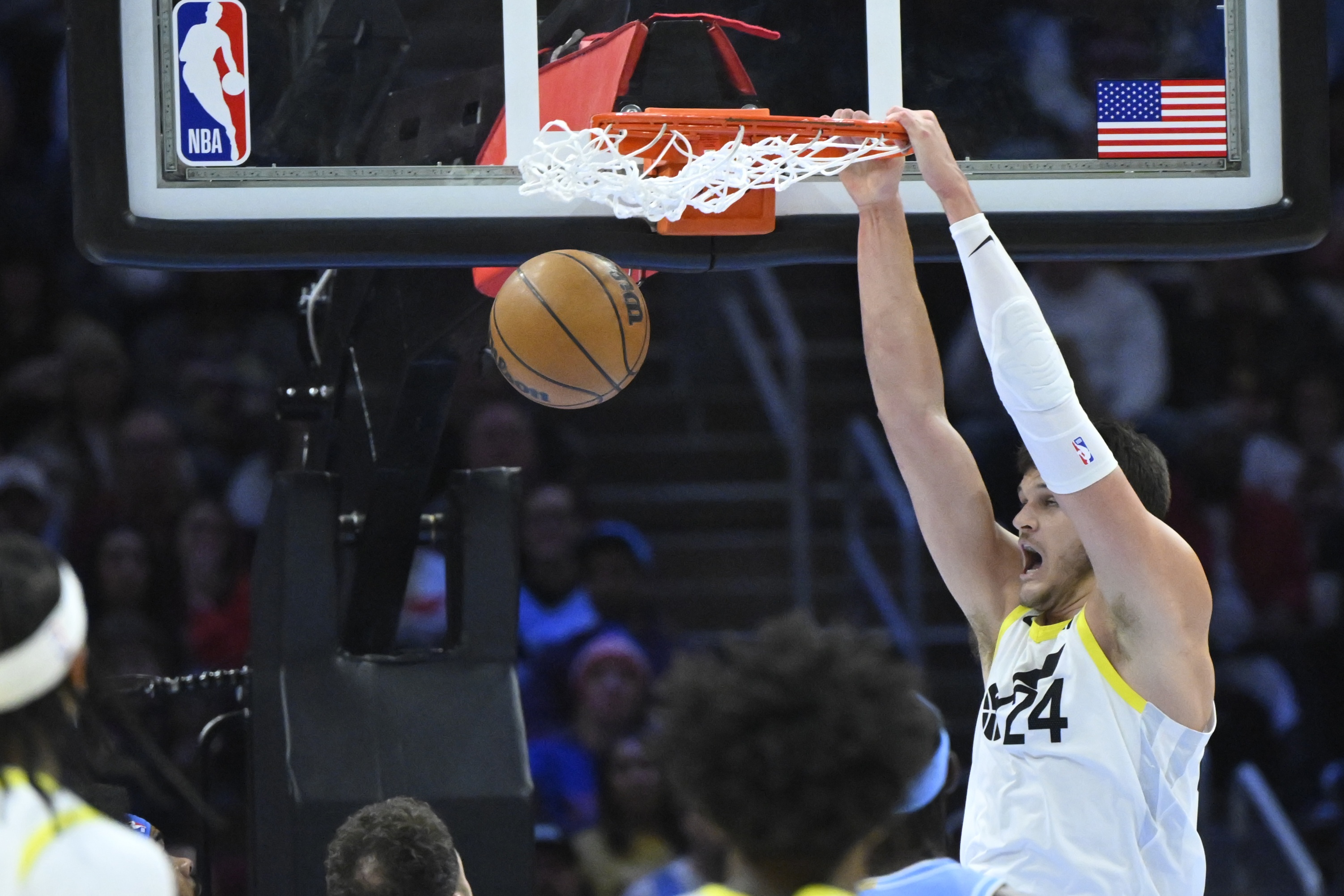 狂攬25籃板!凱斯勒:我的手感不太好 所以想在籃板上影響比賽