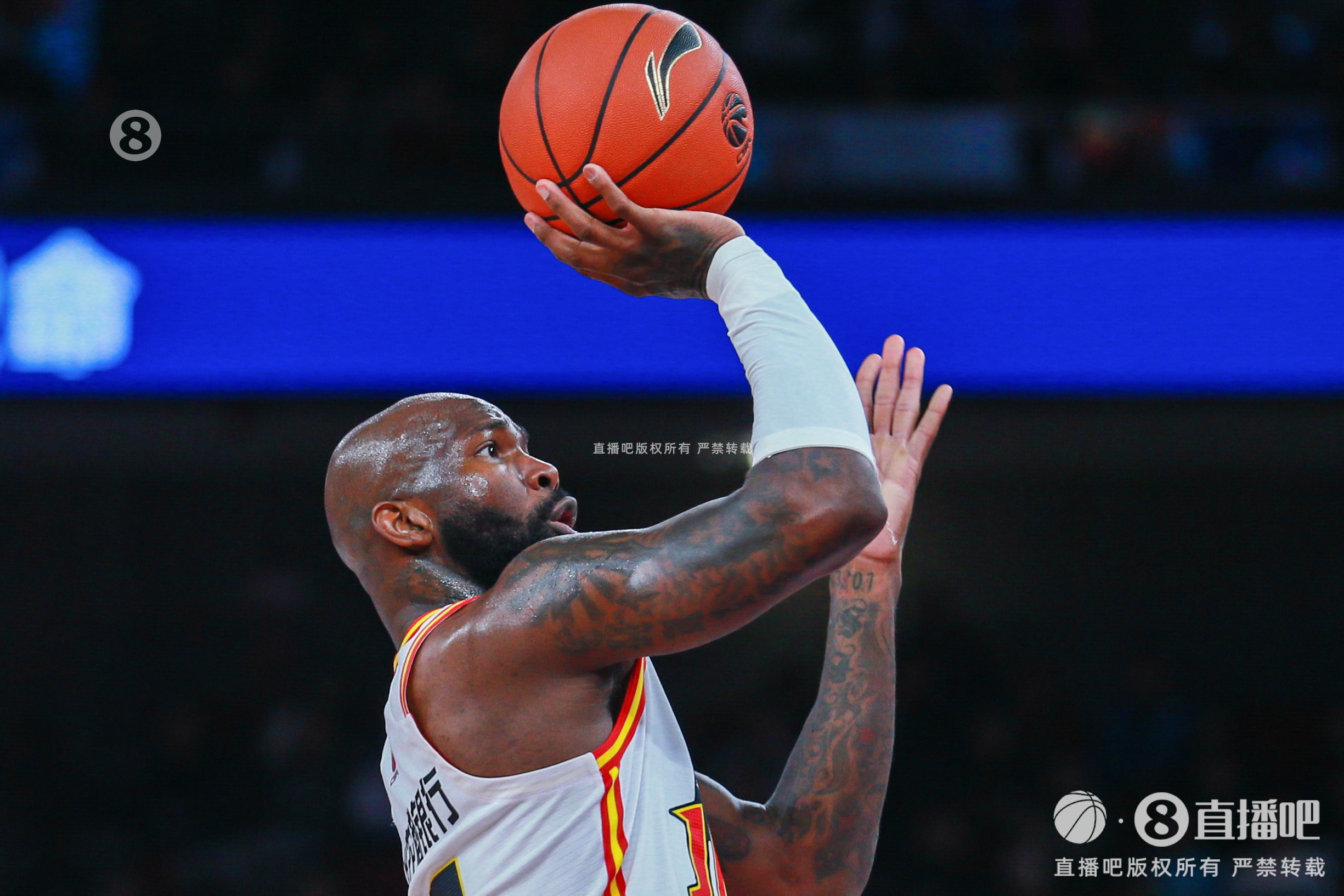 得分比遼寧4外援加起來都多！瓊斯上半場13中9砍下26分5板5助3斷