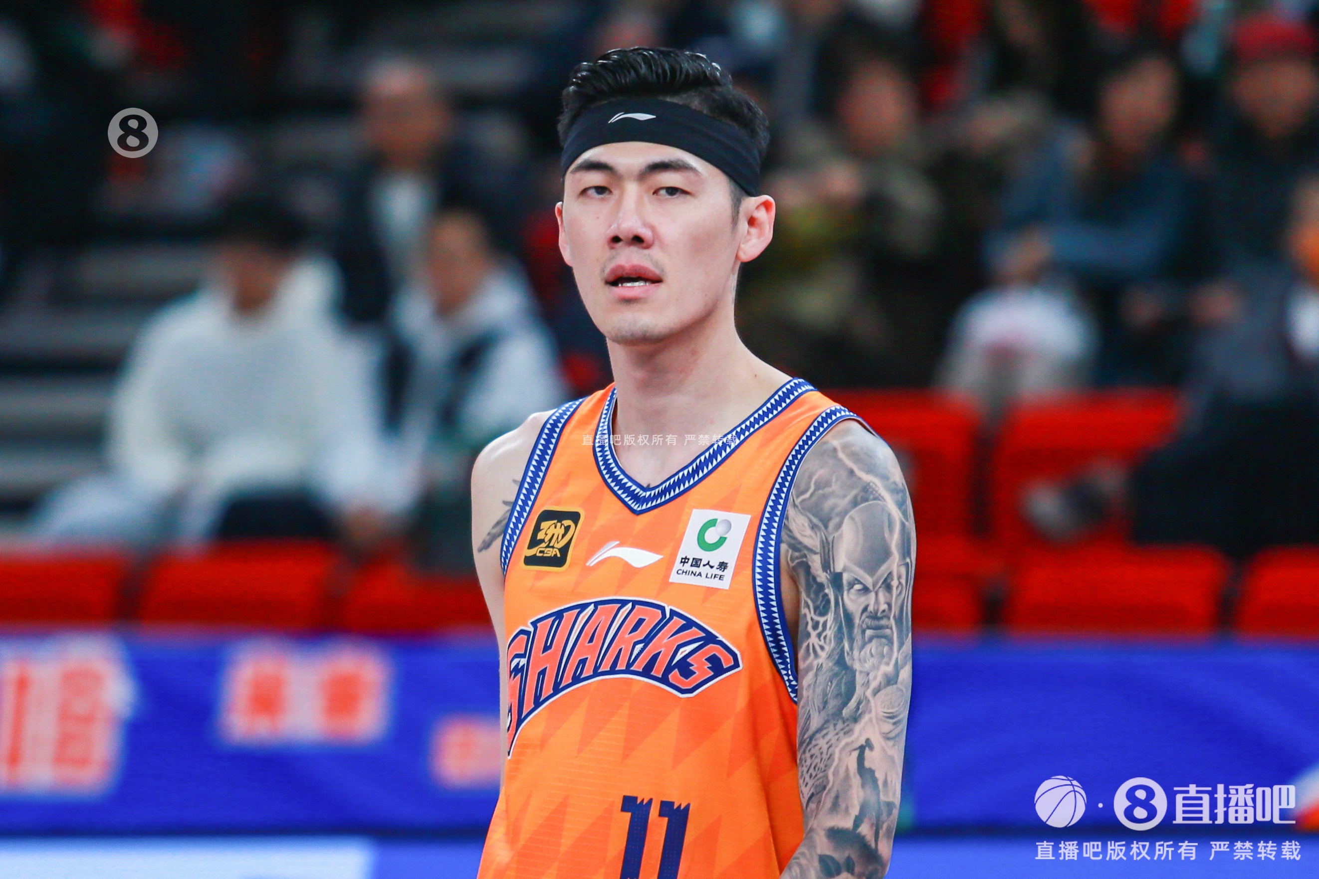 你是大功臣!劉錚最后時刻連中關鍵三分 三分8中6貢獻18分3板2助