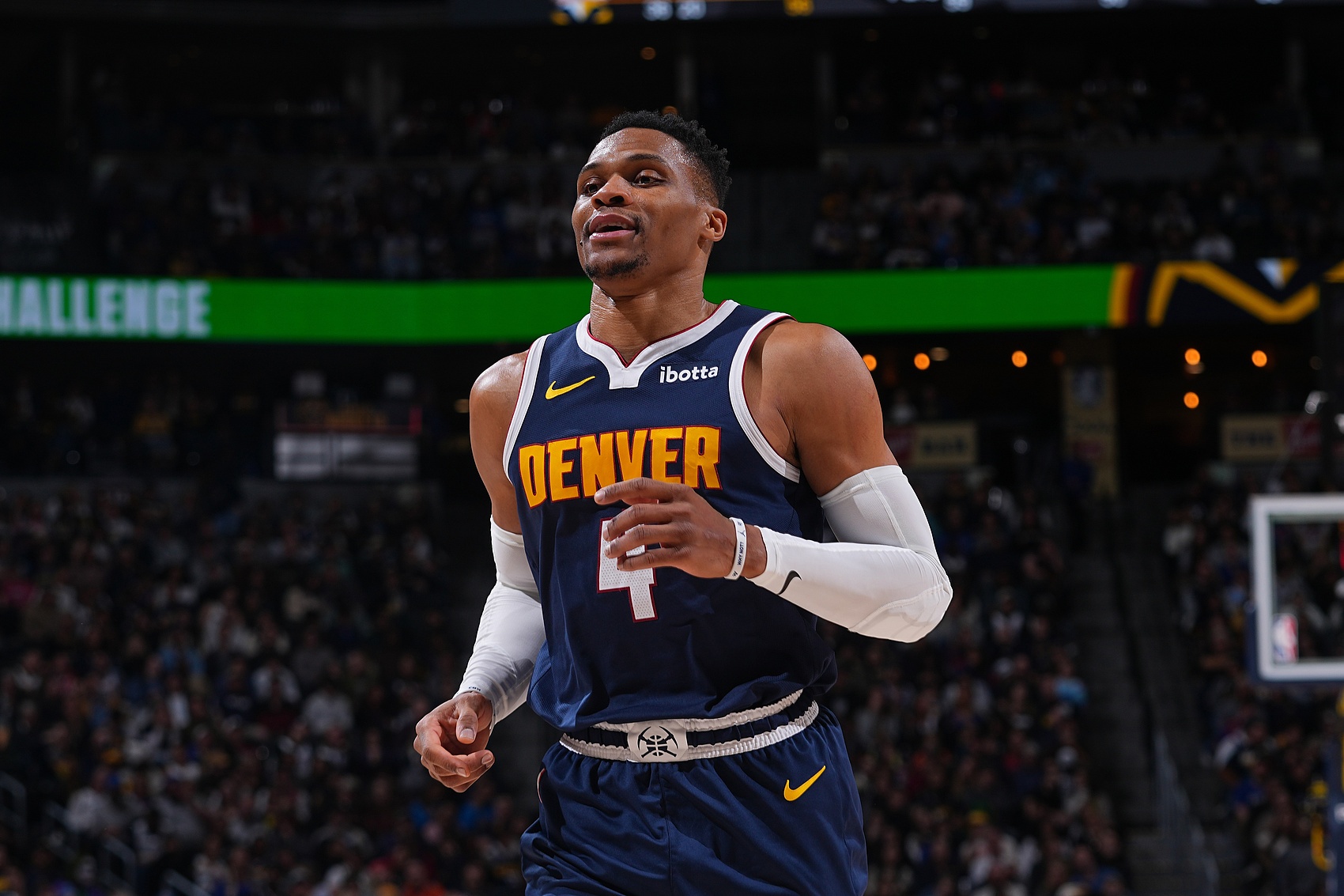 控制失誤！威少全場11中5&三分4中2 得到14分2蓋帽5失誤6犯規