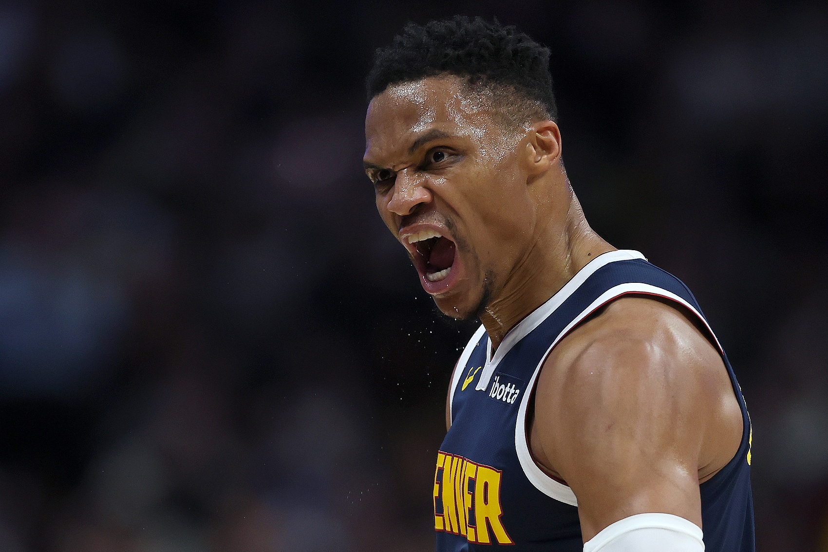 充滿激情！威少戰舊主半場11投3中得到9分6助2斷3失誤 正負值-7