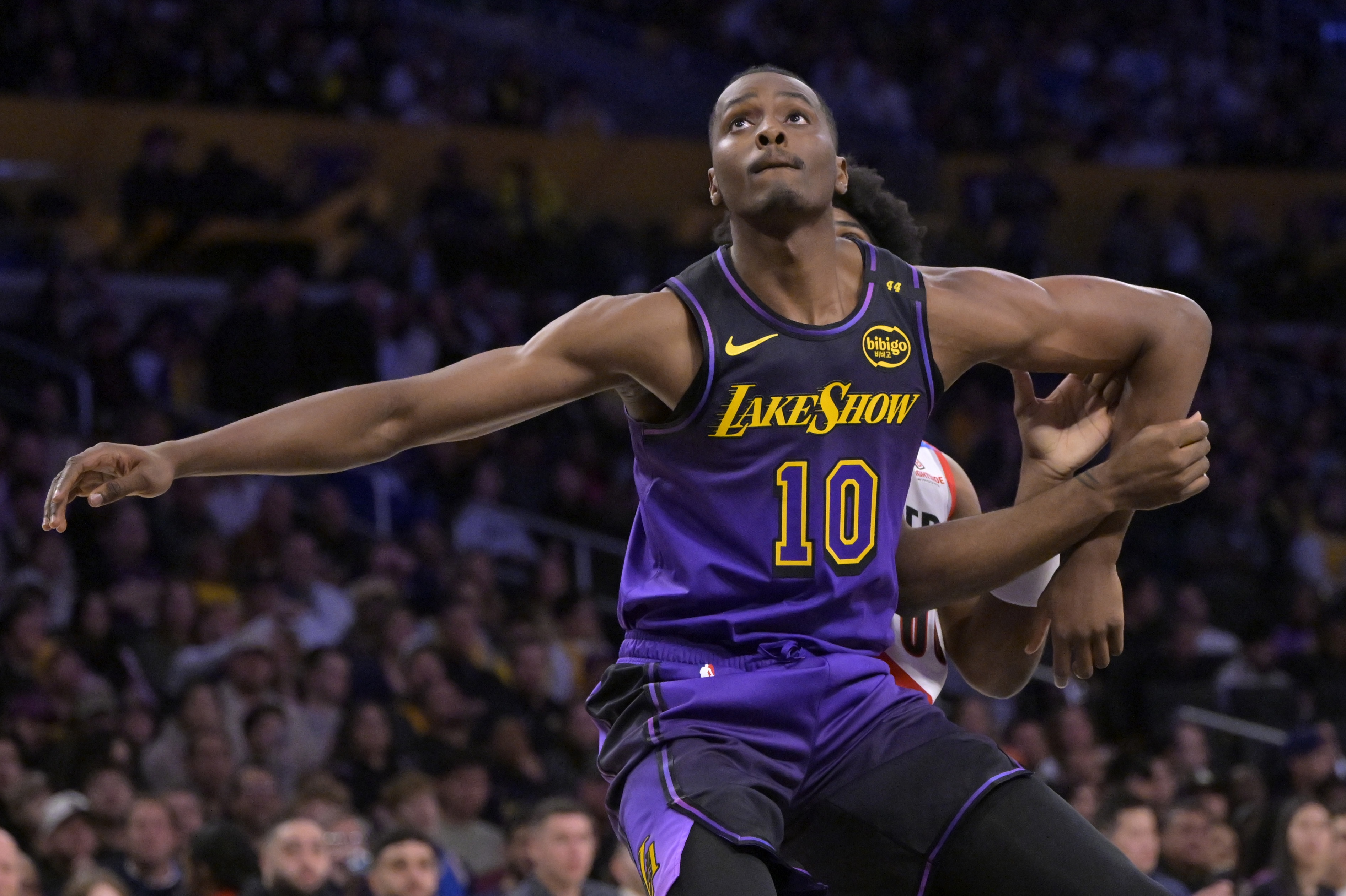 最后犯了個(gè)錯(cuò)誤!科洛克7中4高效貢獻(xiàn)8分7籃板2助攻 正負(fù)值+13