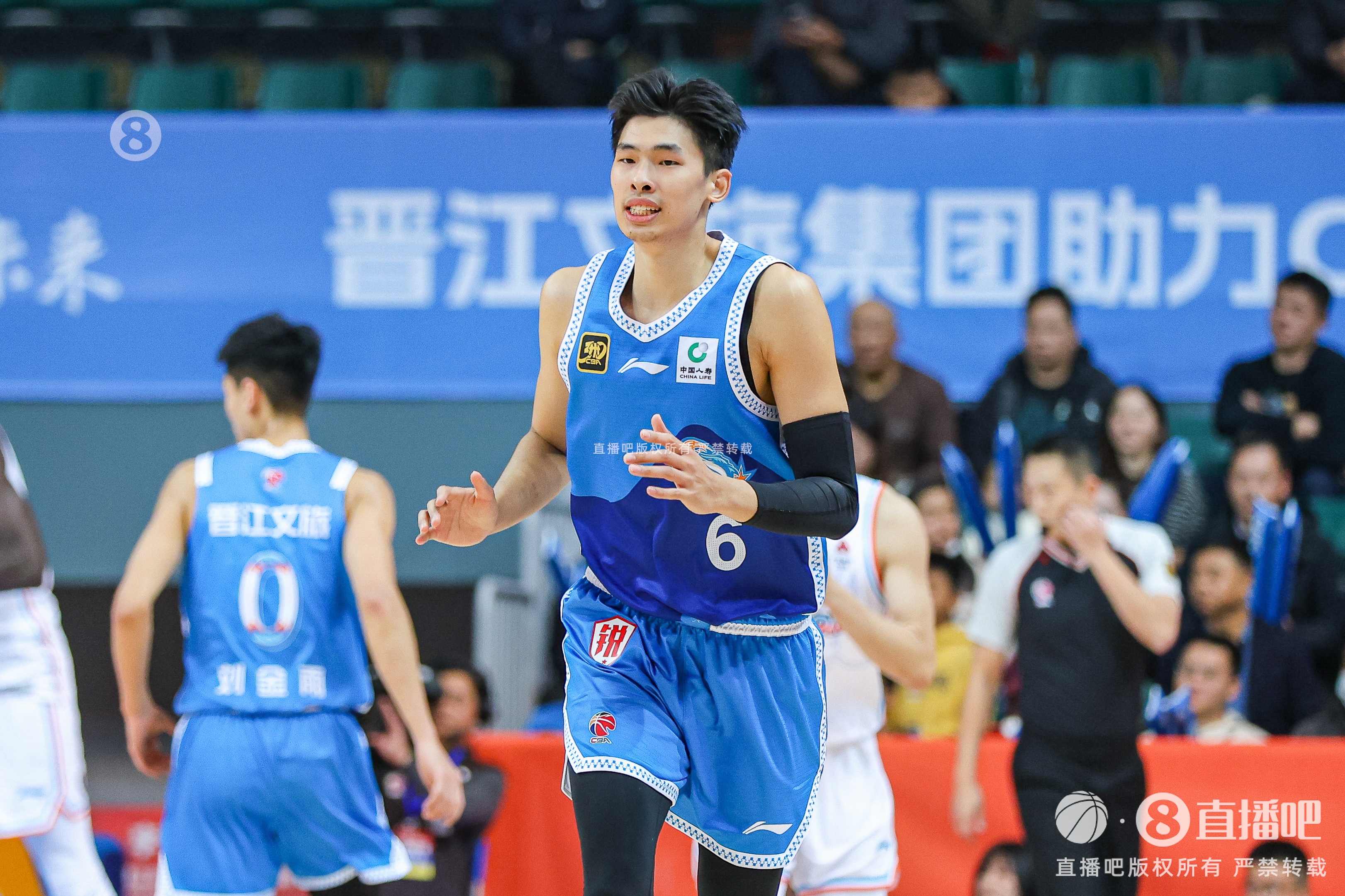 越打越好!鄒陽末節連進關鍵球&罰球致勝 13中8&9罰8中砍25分11板