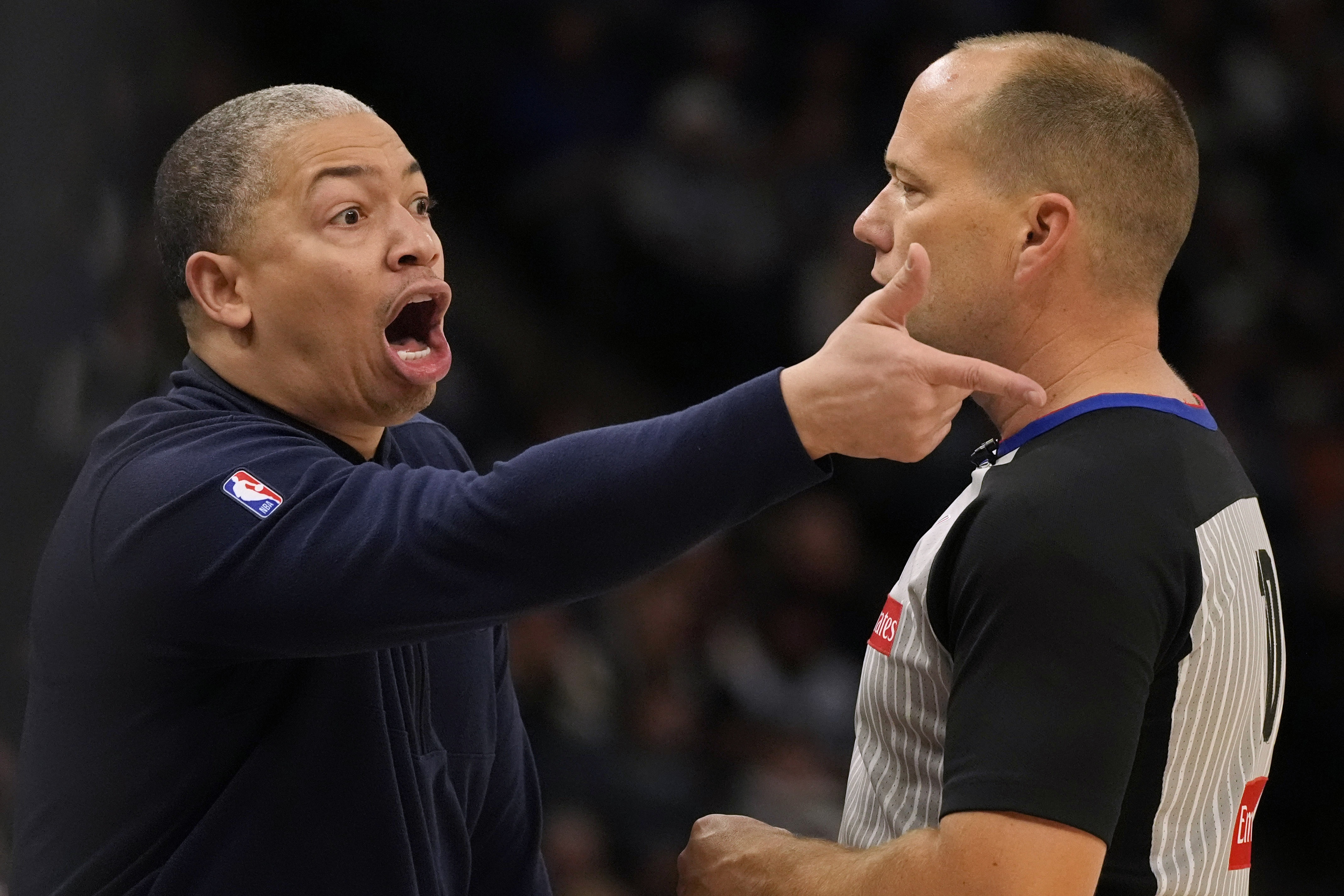 代理主帥打趣：小卡絕殺后盧和我們視頻 他就像要心臟病發作一樣