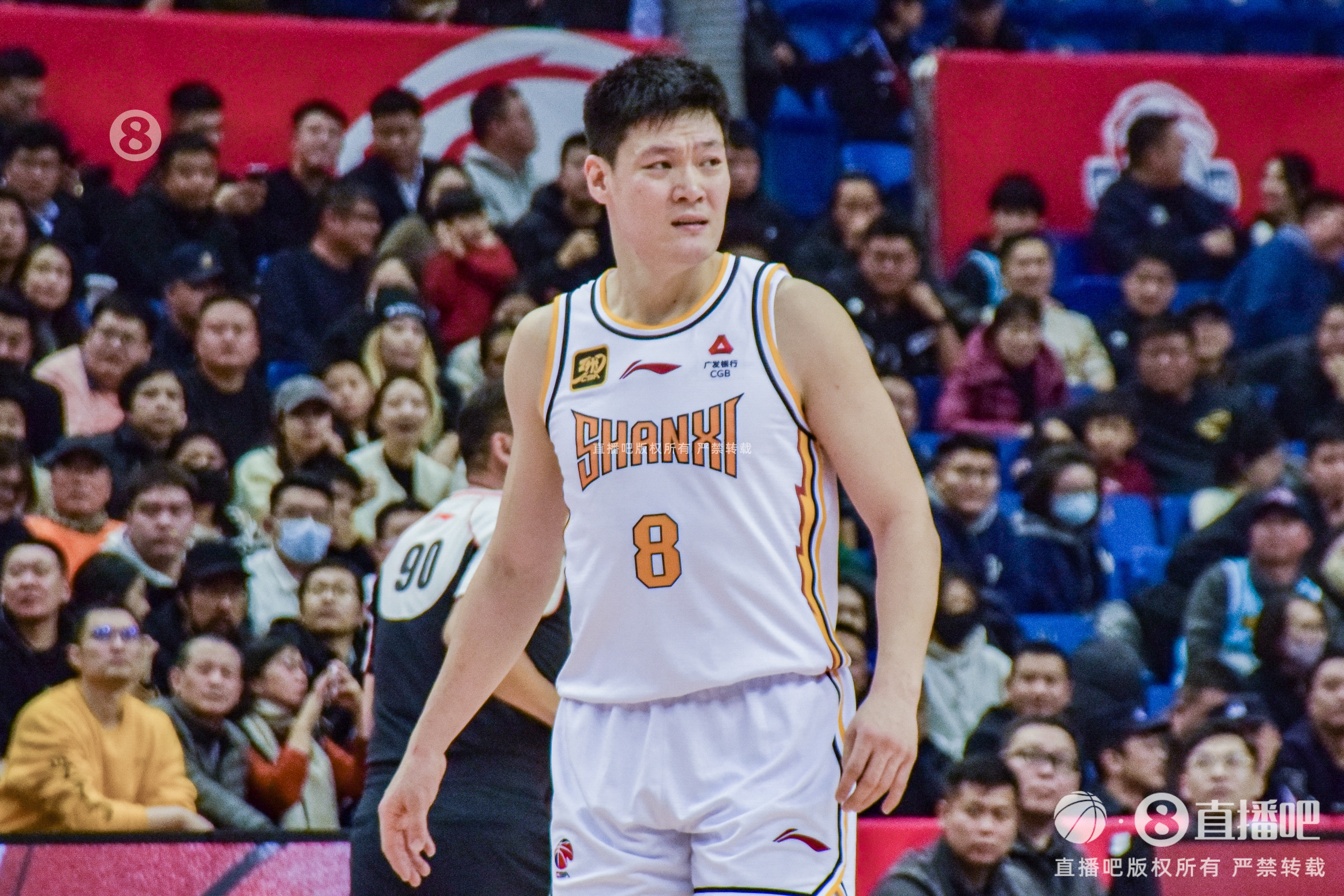 投得很準(zhǔn)!張寧半場5中4&3記三分高效拿下12分1板3助1斷1帽