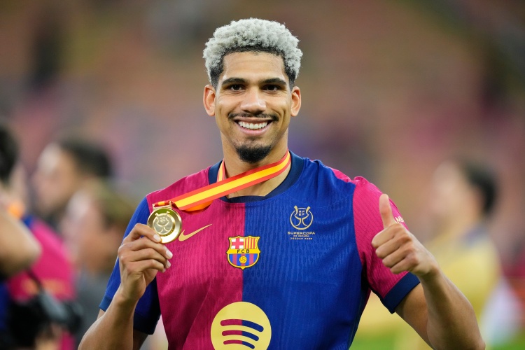 阿勞霍:球隊(duì)知道如何處理困難情況,始終相信我們能擊敗任何對(duì)手