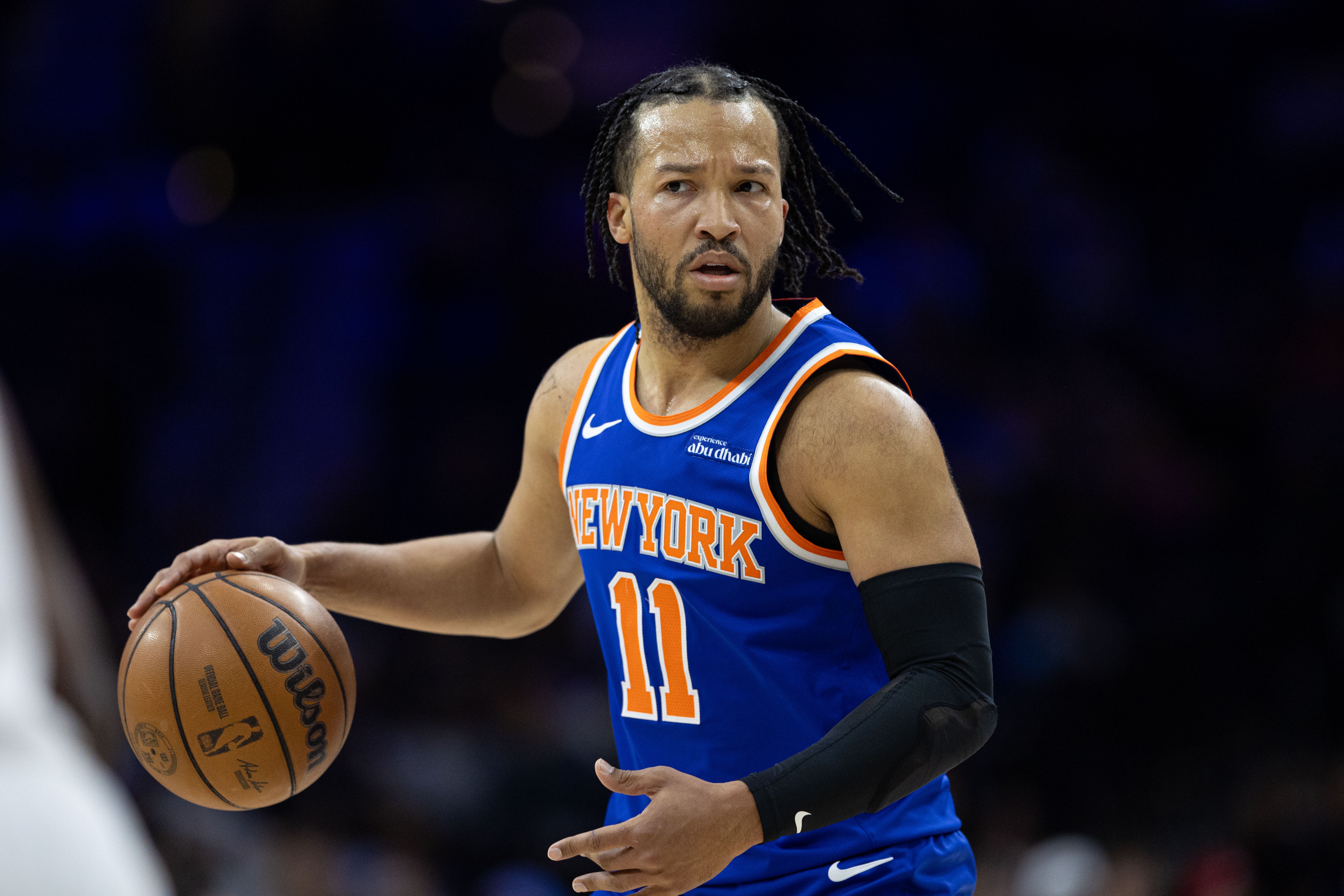 尼克斯官方:布倫森已經開始受控制的球場訓練 將于一周后更新