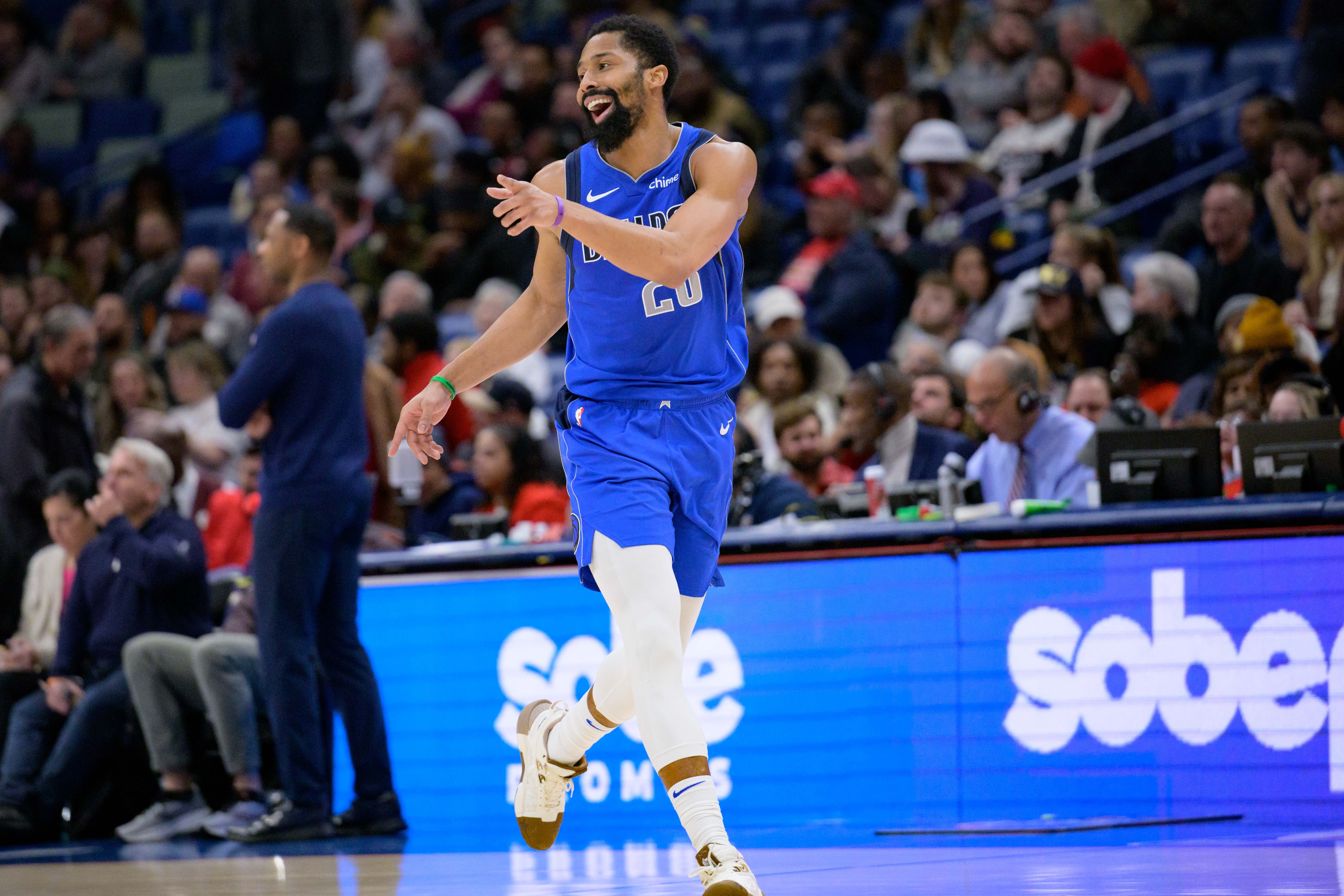 苦苦支撐!丁威迪上半場9中6得13分2板2助 獨行俠落后13分