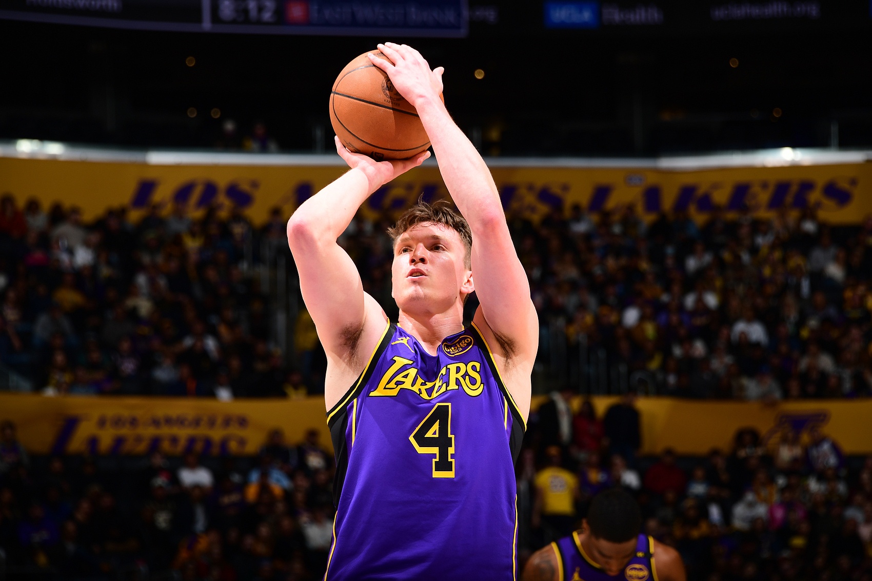 初生牛犢不怕虎！克內克特6投4中 高效貢獻9分5板&正負值+9