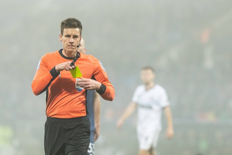 維拉VS布魯日裁判：德國裁判組執(zhí)法，主裁判西伯特