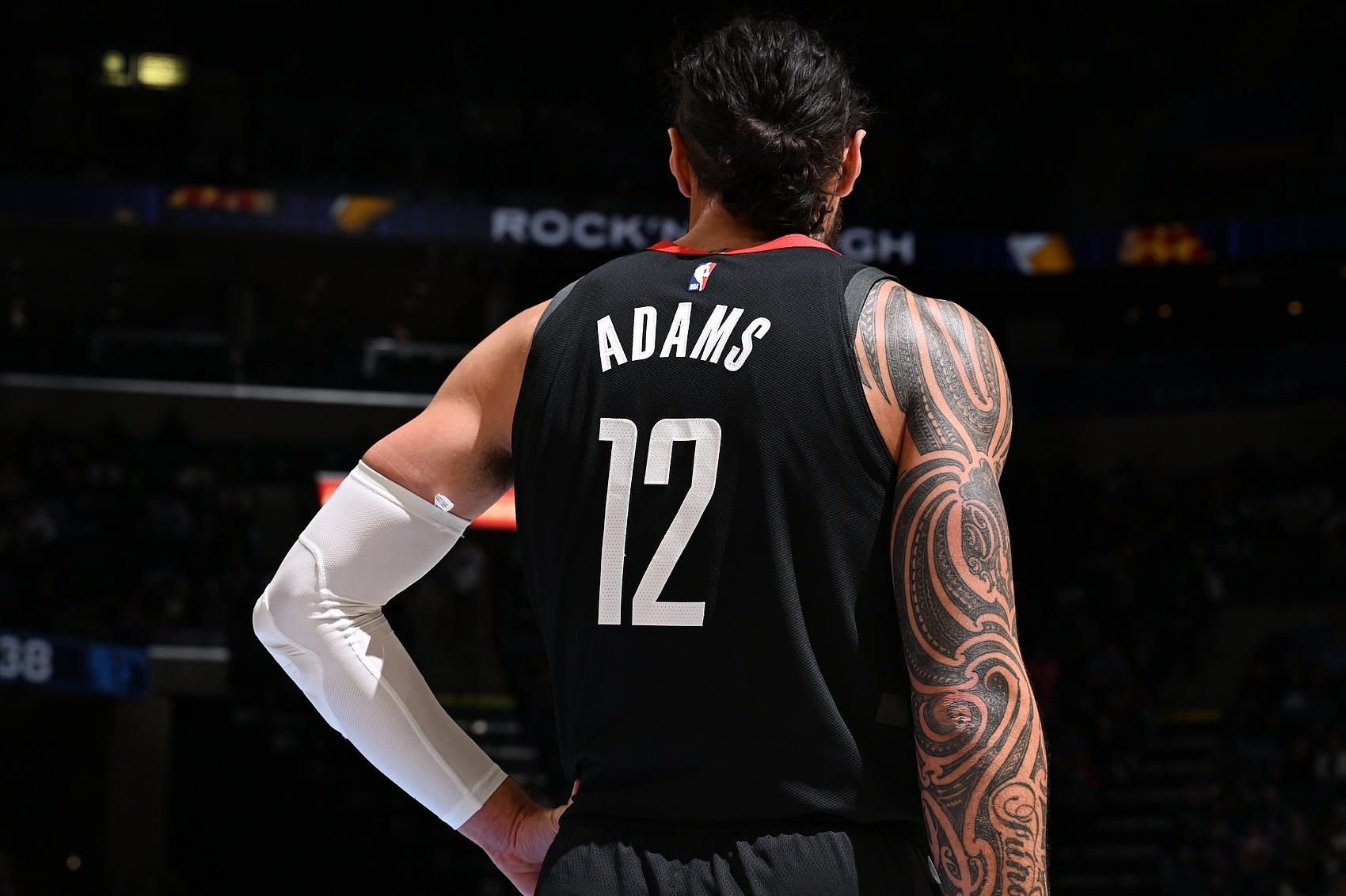 亞當斯:適應能力在NBA很重要 我和申京組合的化學反應很不錯