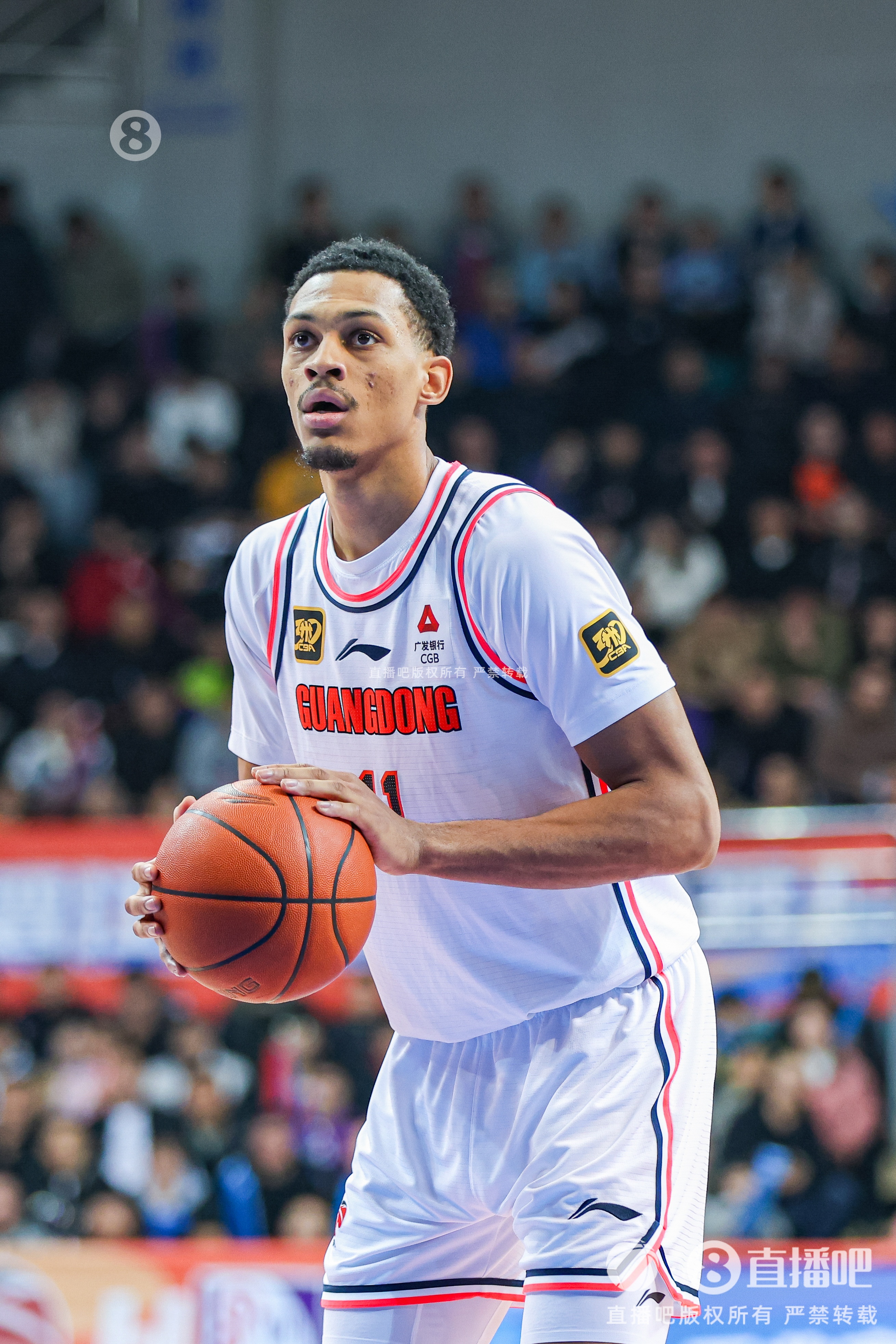 媒體人：貝茲利進攻再怎么坑 他防擋拆防定點進攻的思路切換得快