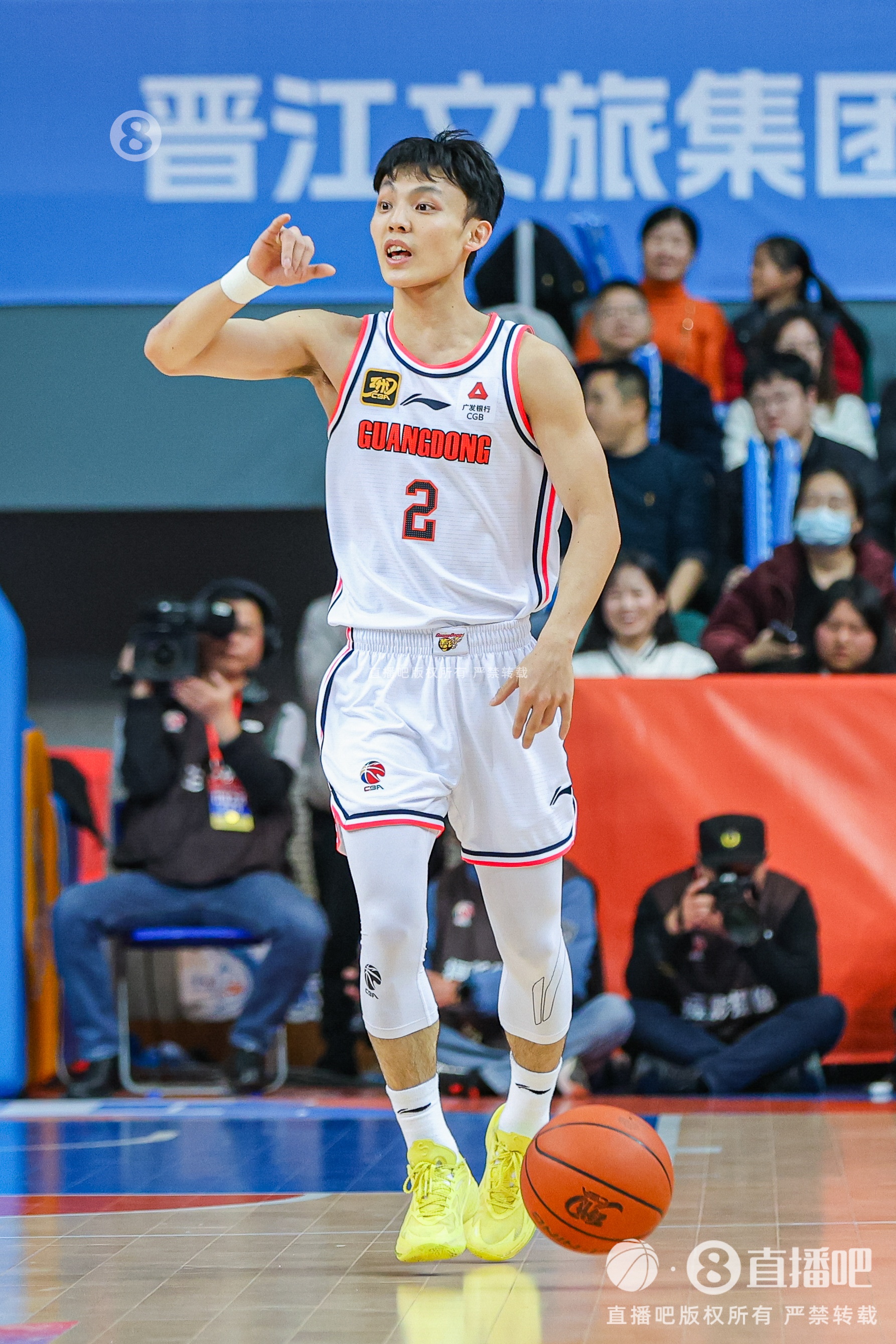 一個(gè)位置打順了!徐杰第三節(jié)4中3得6分1板3助 各種小打大