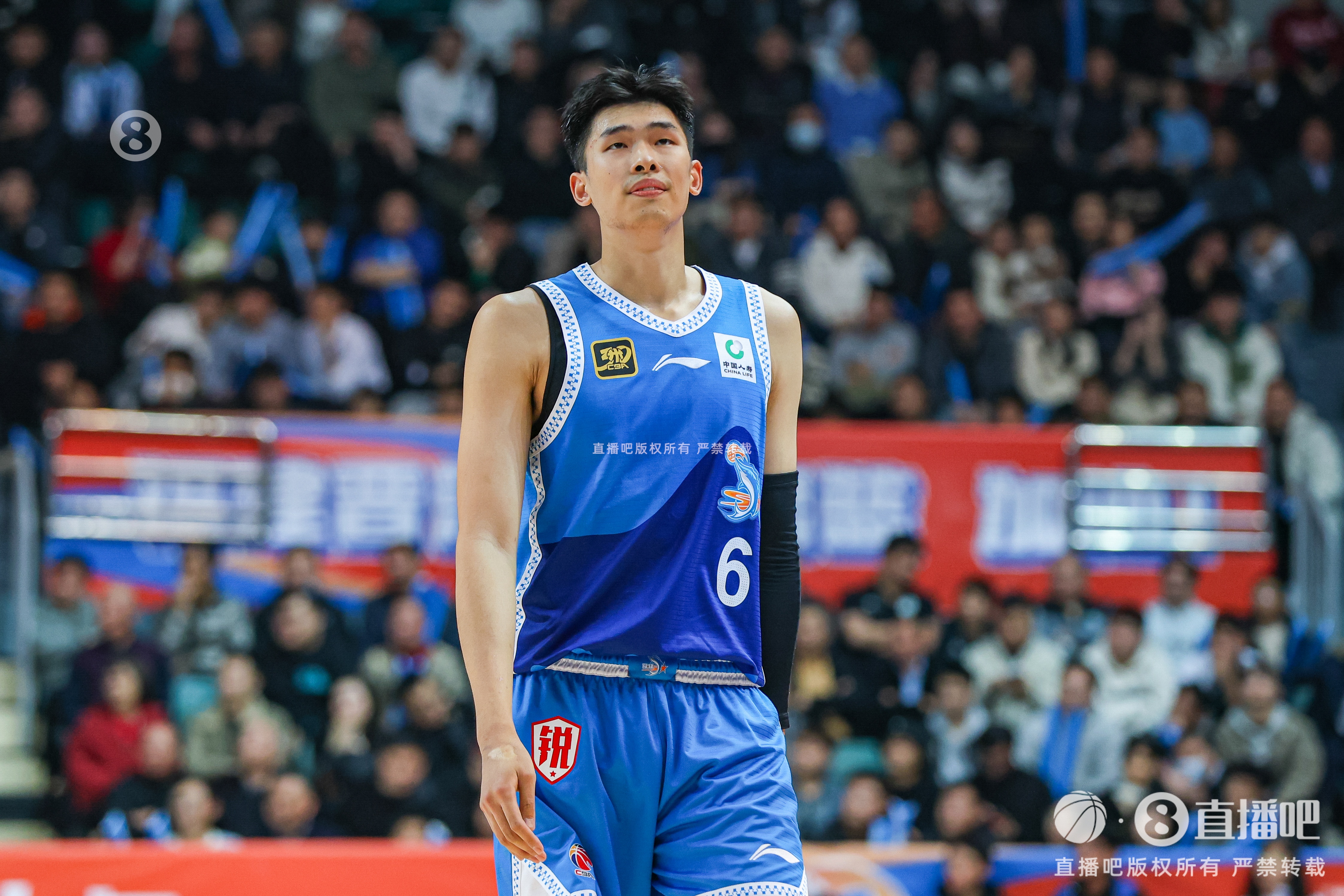 籃板野獸!鄒陽三節已搶17籃板 10中5拿到14分3斷2帽