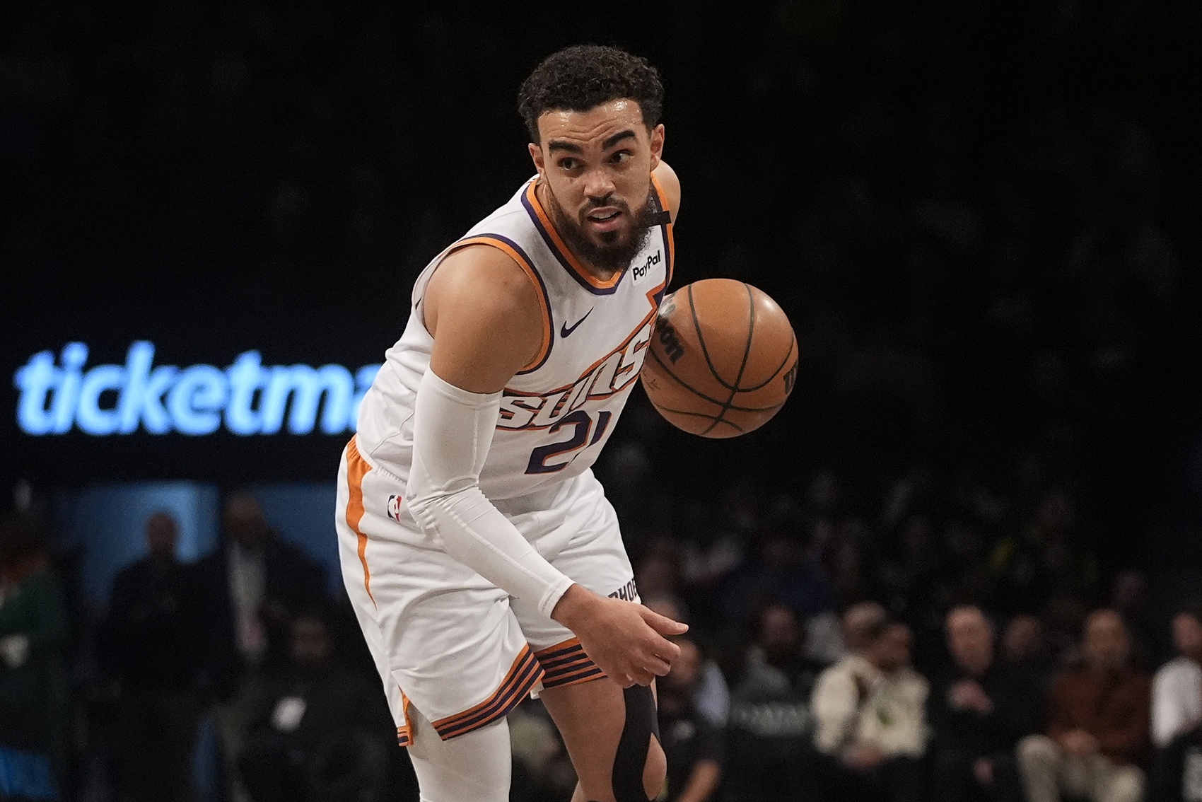 毫無手感！泰厄斯-瓊斯半場4中0未得分 送3助攻1搶斷