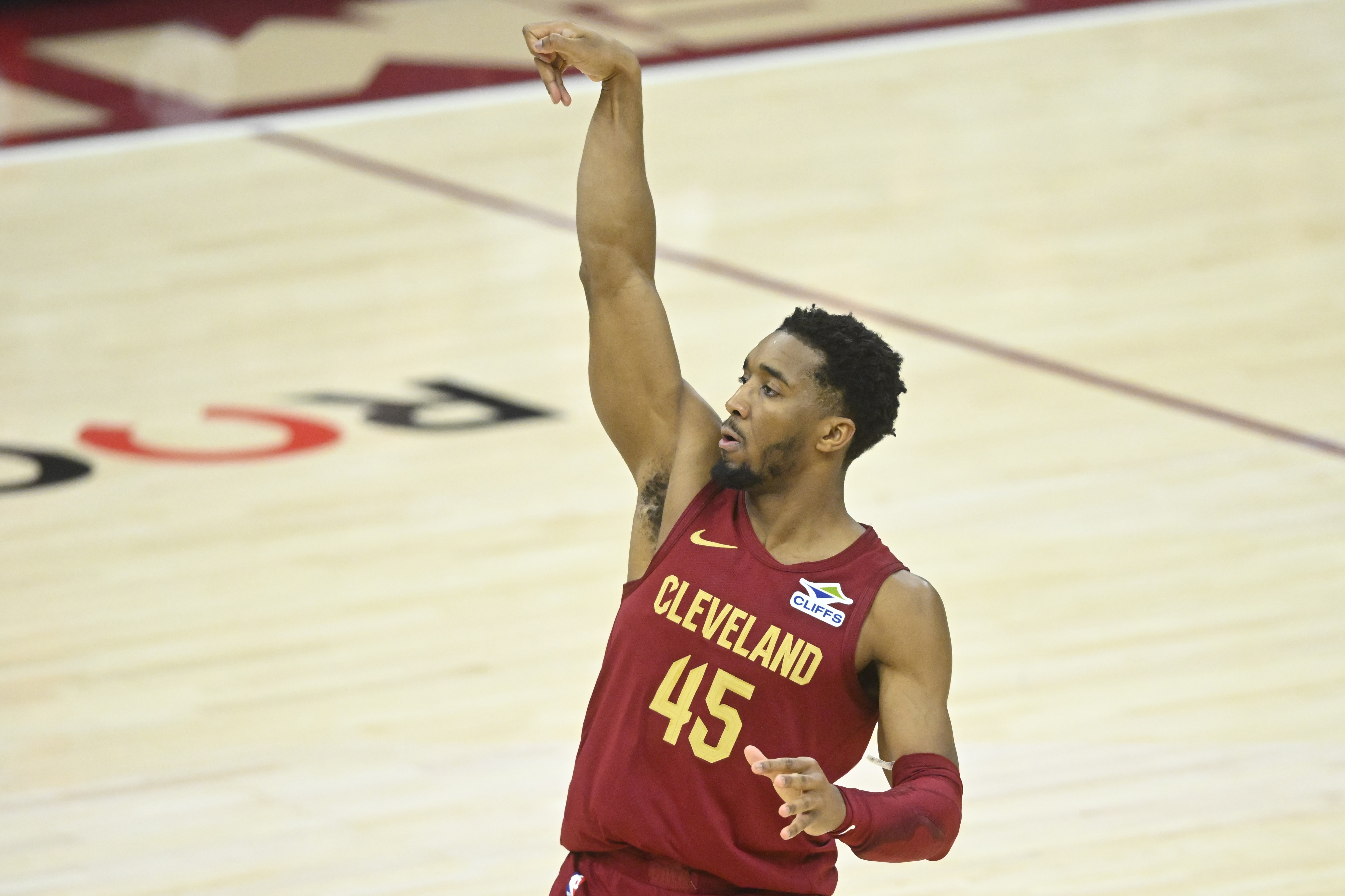 蒂格:騎士會(huì)進(jìn)東決 我那年的老鷹可沒有關(guān)鍵球員米切爾