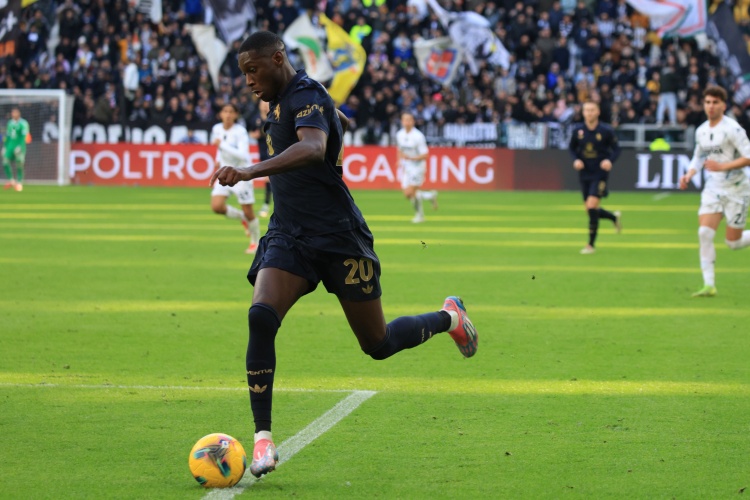 意媒:如果莫塔下課,尤文可能不會從巴黎買斷穆阿尼