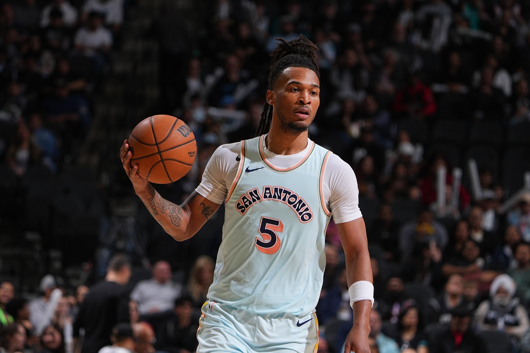 米奇-約翰遜：我們給卡斯爾設了很多挑戰 他從沒退縮和動搖過