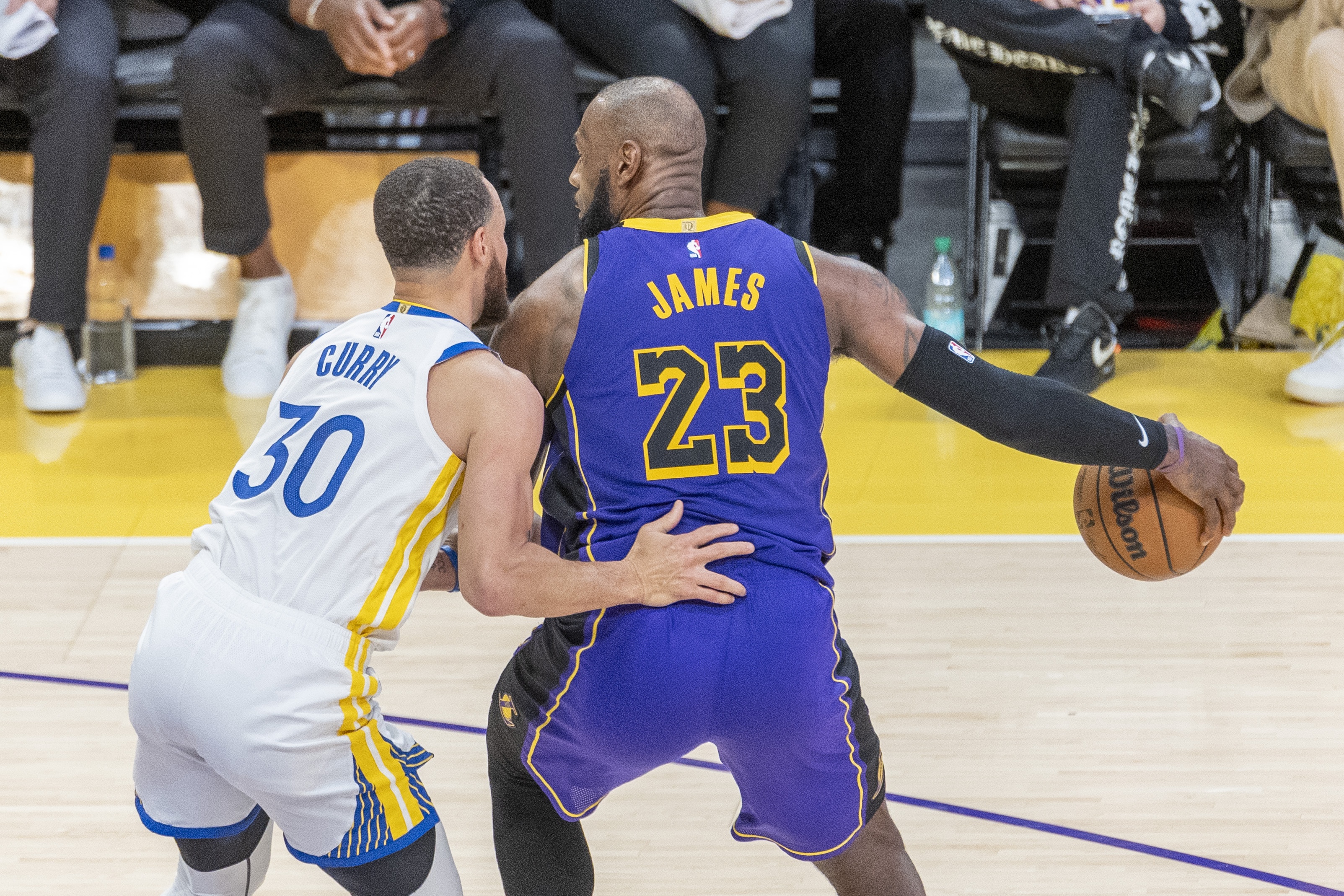 巴克利:雷霆騎士是賽季最佳 而白癡的人們卻一直討論湖人勇士