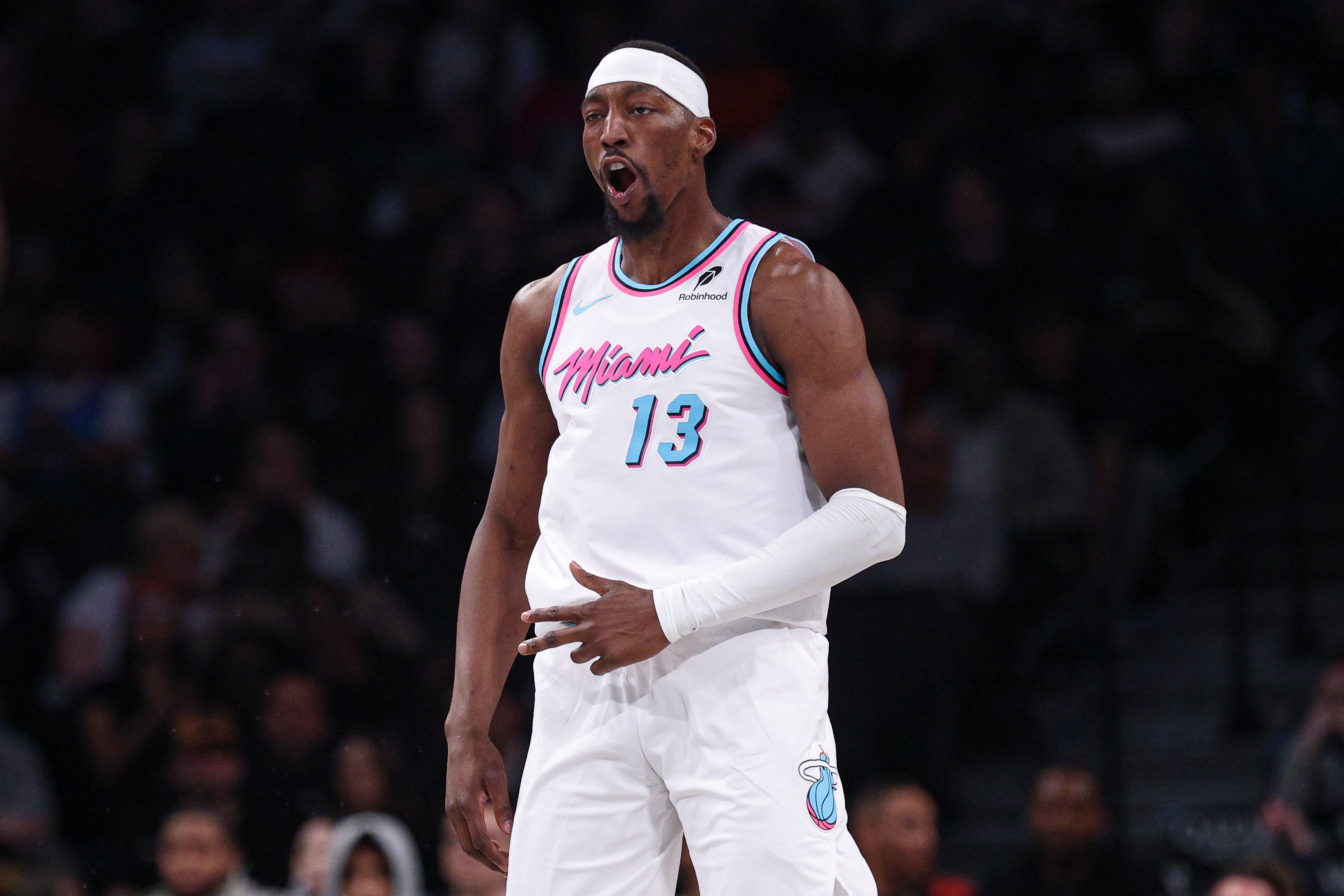 拿捏追夢(mèng)!阿德巴約18中9拿到全場(chǎng)最高27分外加8板 正負(fù)值+23