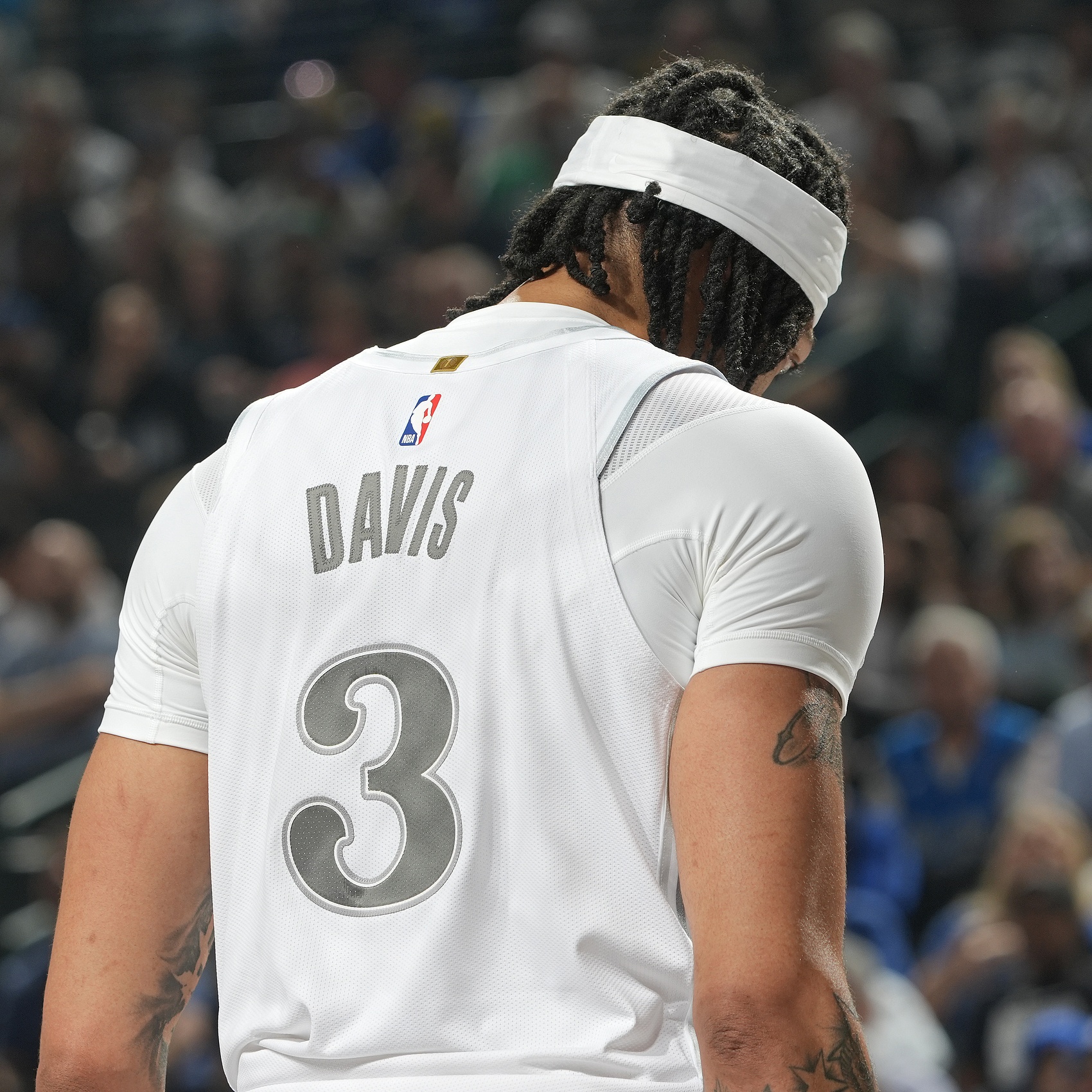 濃眉:我在達拉斯找不到合適的房子 東契奇說他找了兩三年