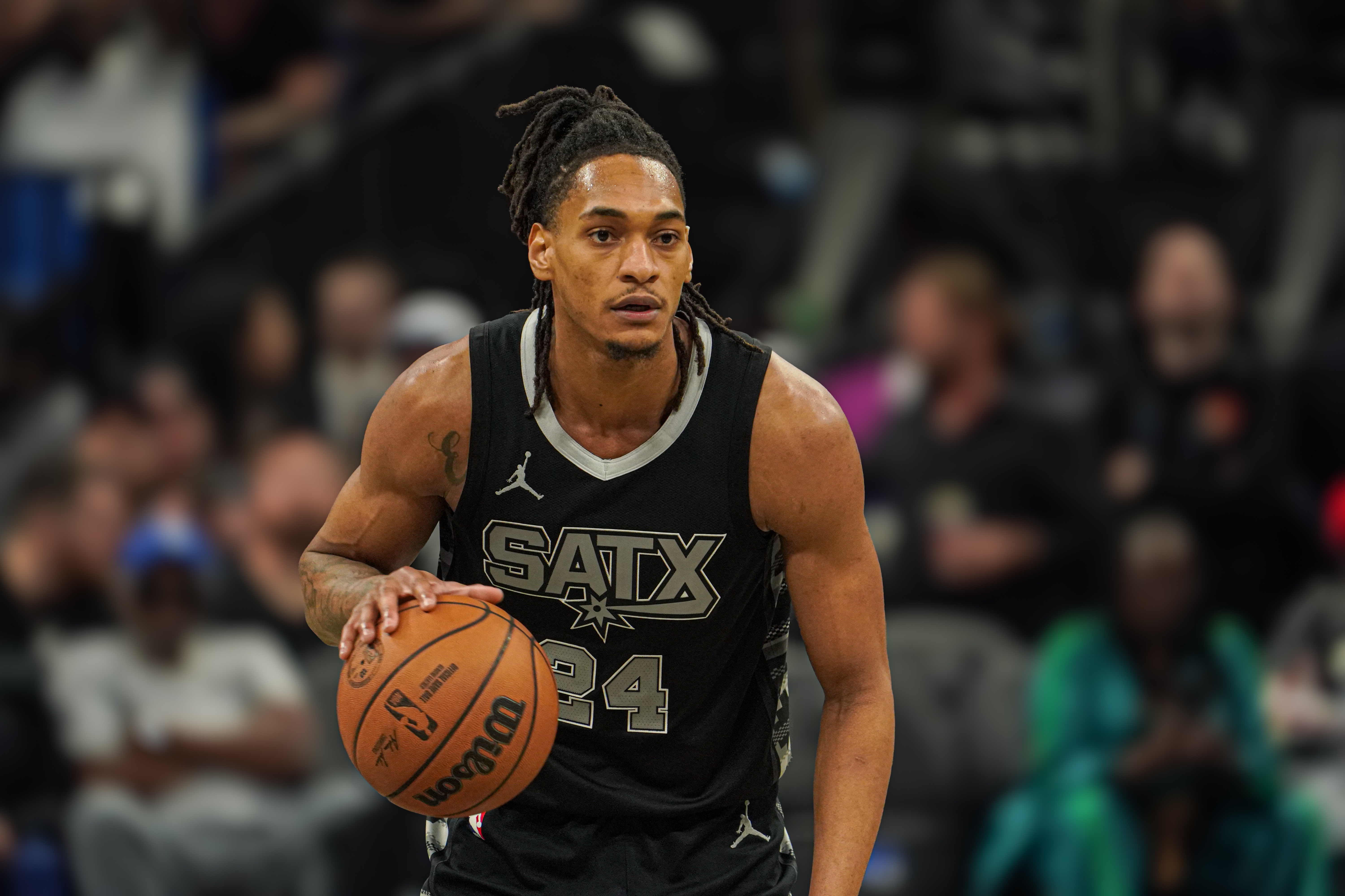 手感火熱!瓦塞爾首節(jié)8中6高效拿下14分2籃板