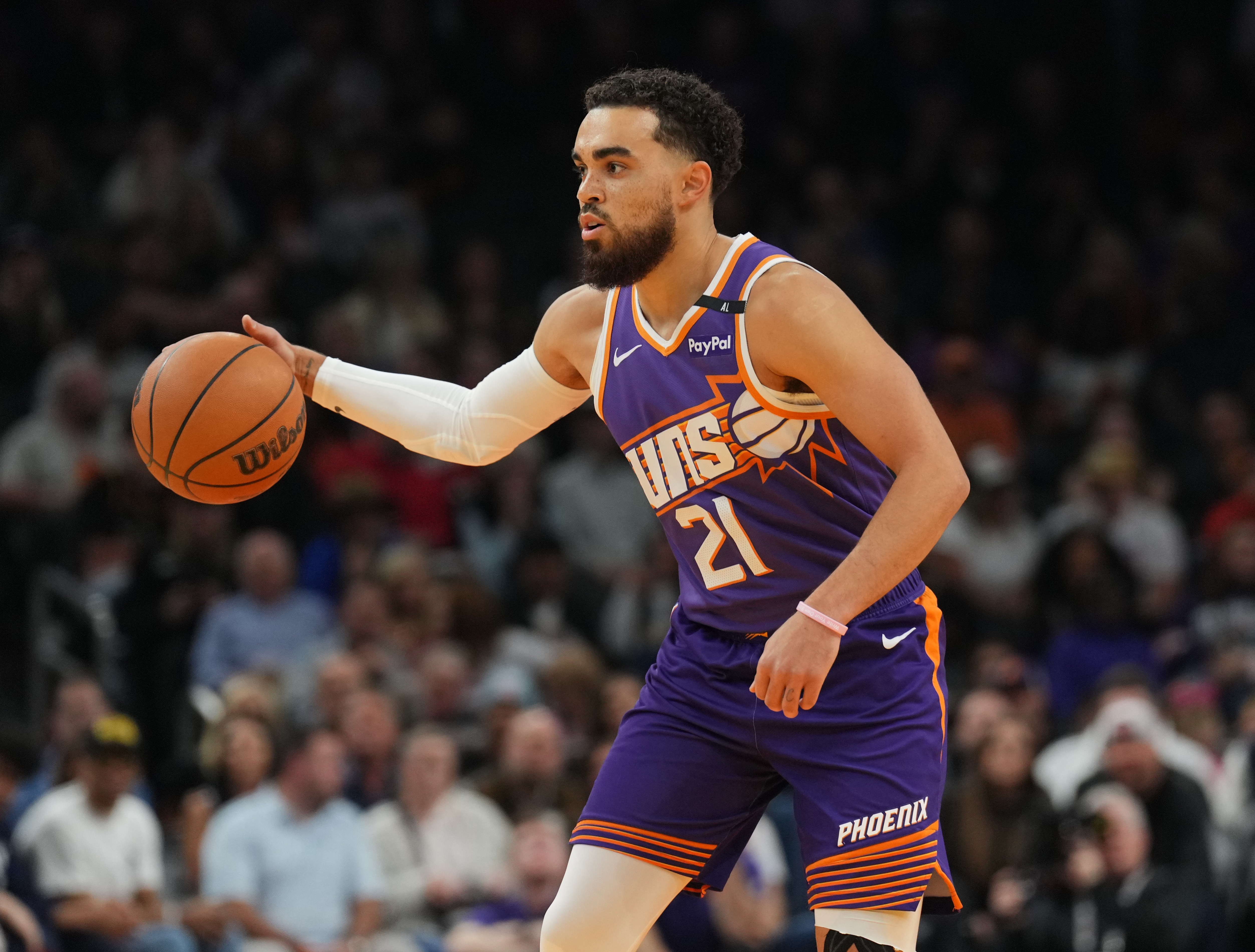 百分百命中率!泰厄斯-瓊斯上半場三分4中4得到12分1板2助