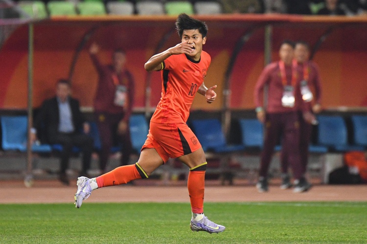 經紀人趙震:18歲后可以嘗試留洋,收入不比國內更高也該嘗試