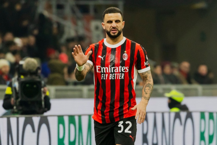 安布羅西尼:米蘭應買斷沃克,很驚訝曼城允許他離開