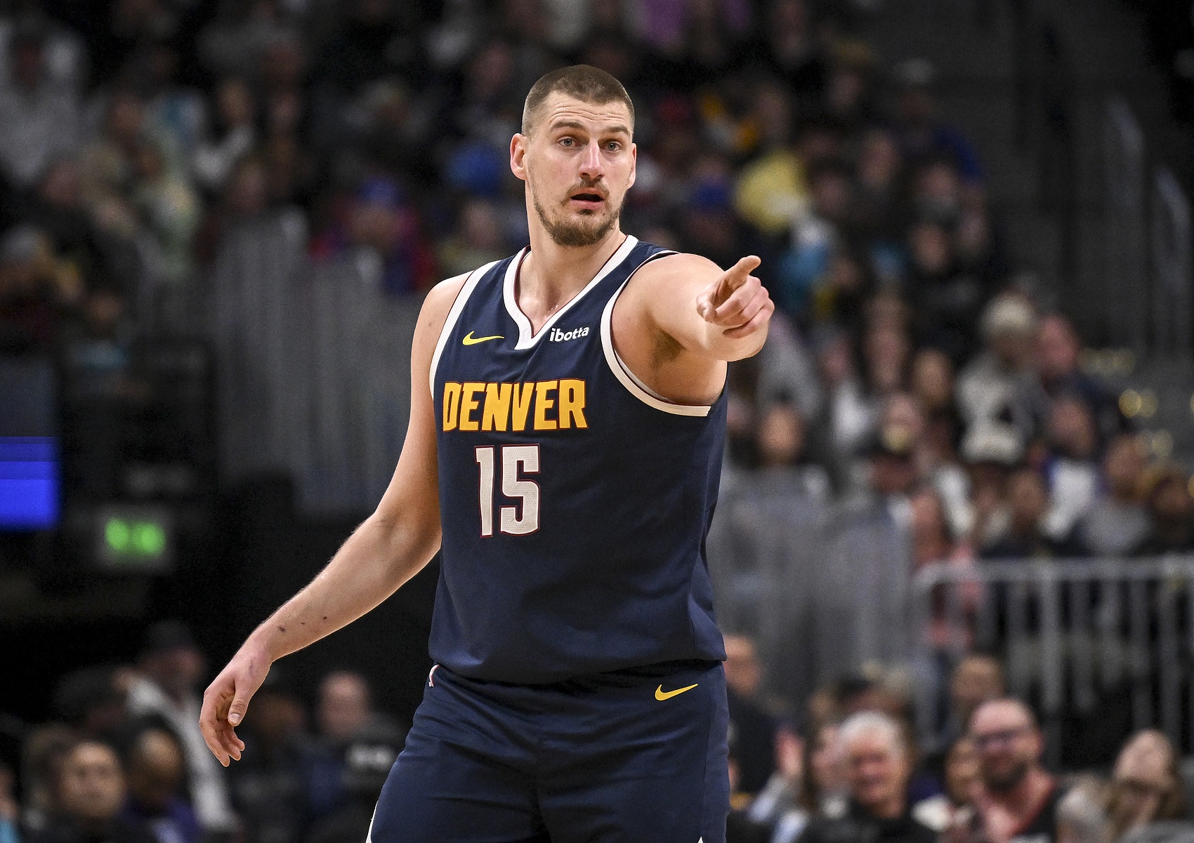 罕見啊!約基奇今日正負值-7 是掘金首發五人中唯一為負的