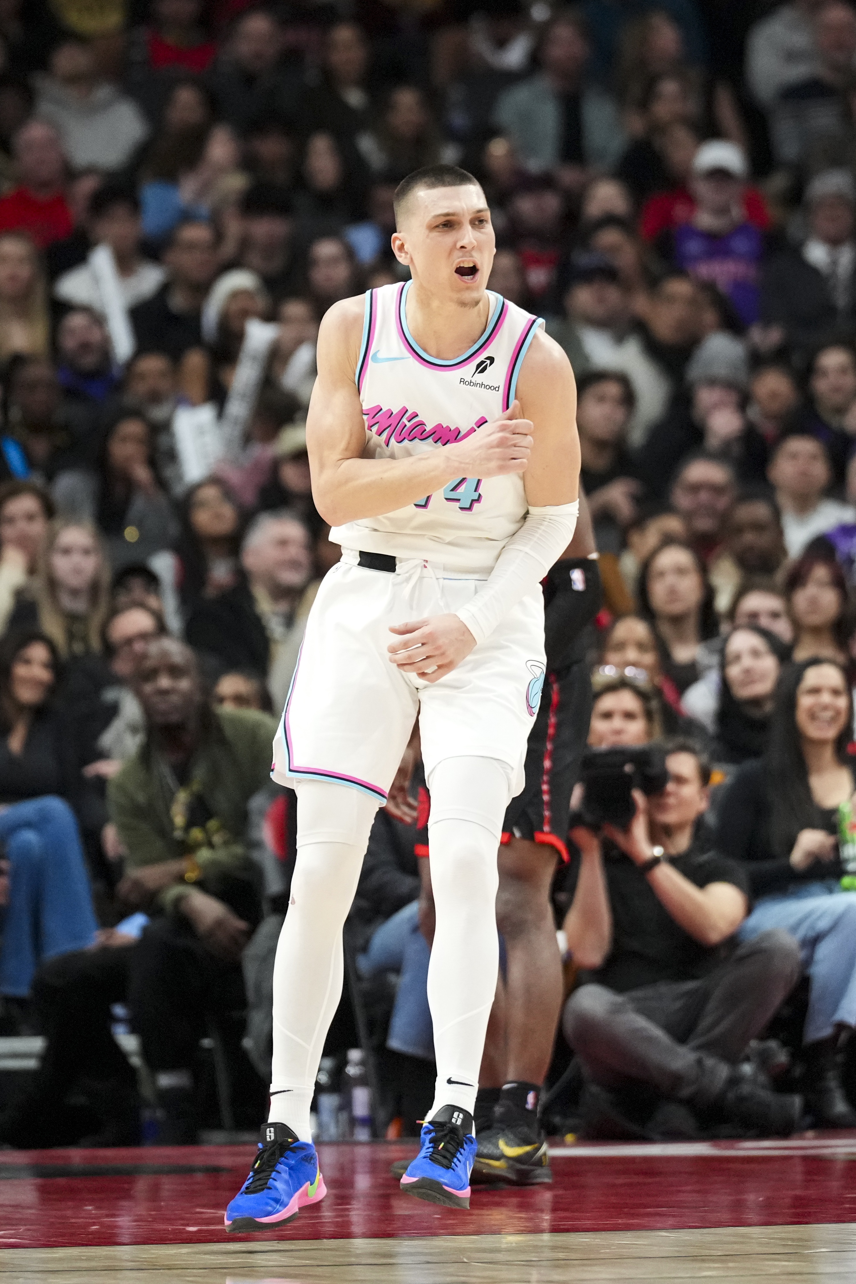 出手不多效率真高！希羅10投7中得20分7助 三分4中4&正負值+33