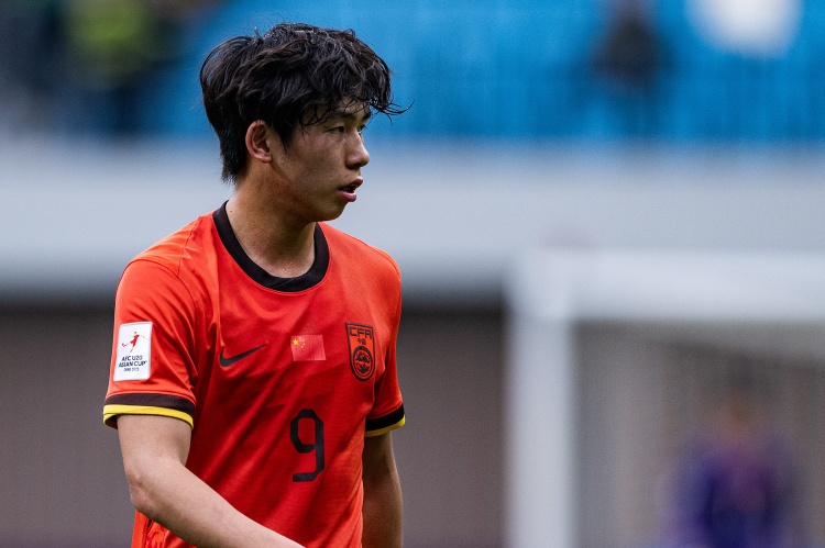 記者:劉誠宇在國足替補登場20分鐘左右,目前恐怕很難進入大名單