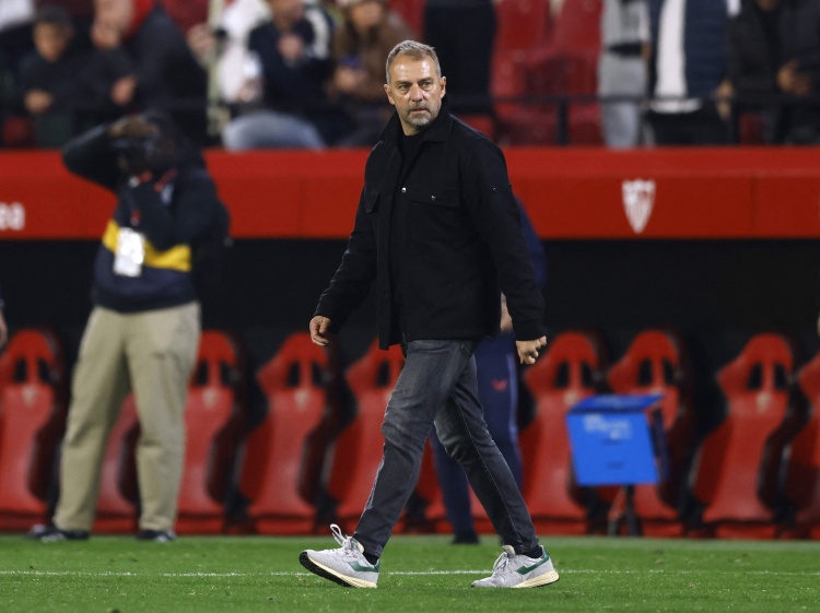 西媒:巴薩希望與弗里克續(xù)約,身邊人認(rèn)為巴薩是后者最后一份工作