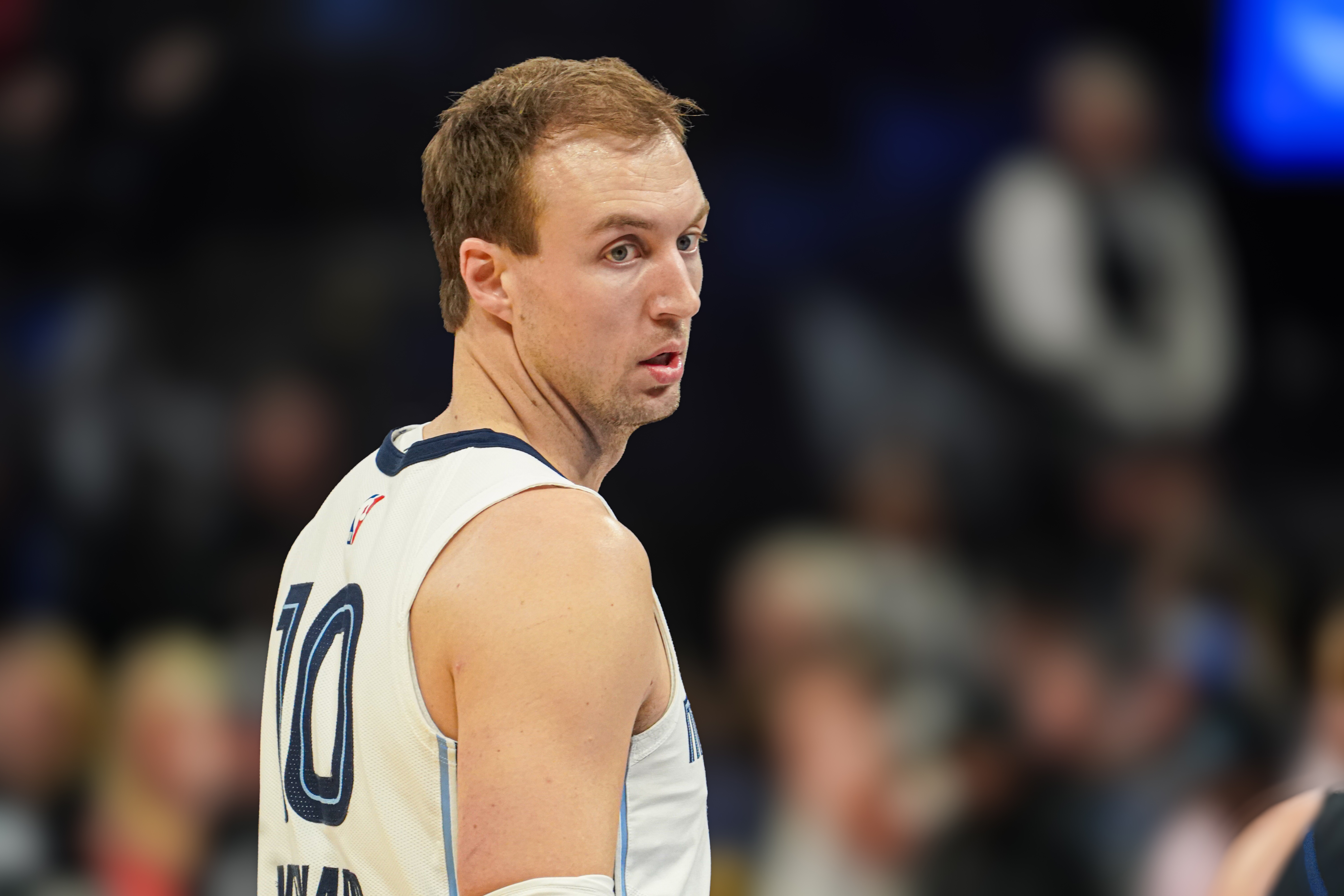 神射手!肯納德半場6中5&三分球4中3 得到13分3籃板正負值+23