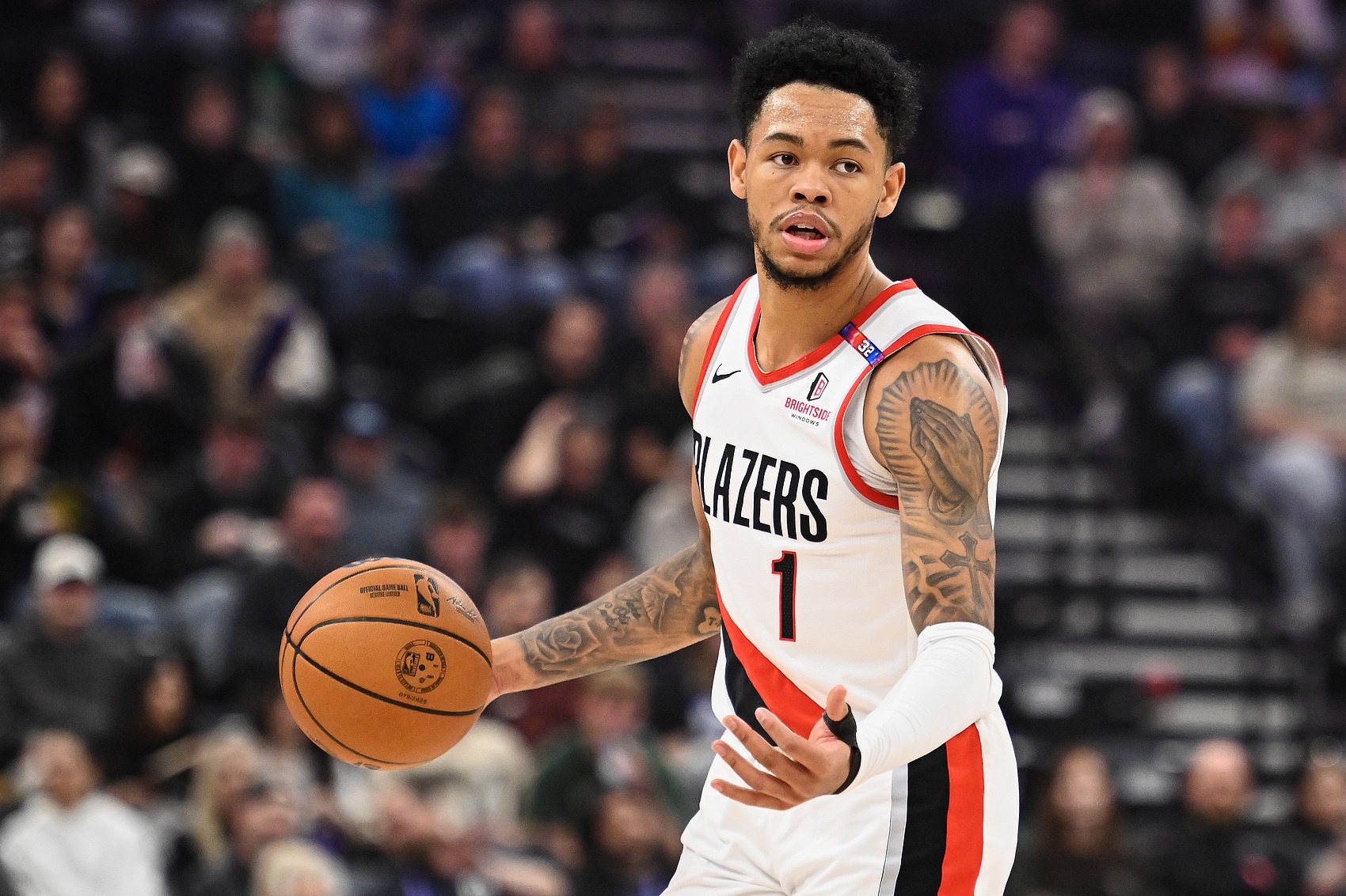 手感冰涼!安芬尼-西蒙斯半場4中0未得分 送4助1斷