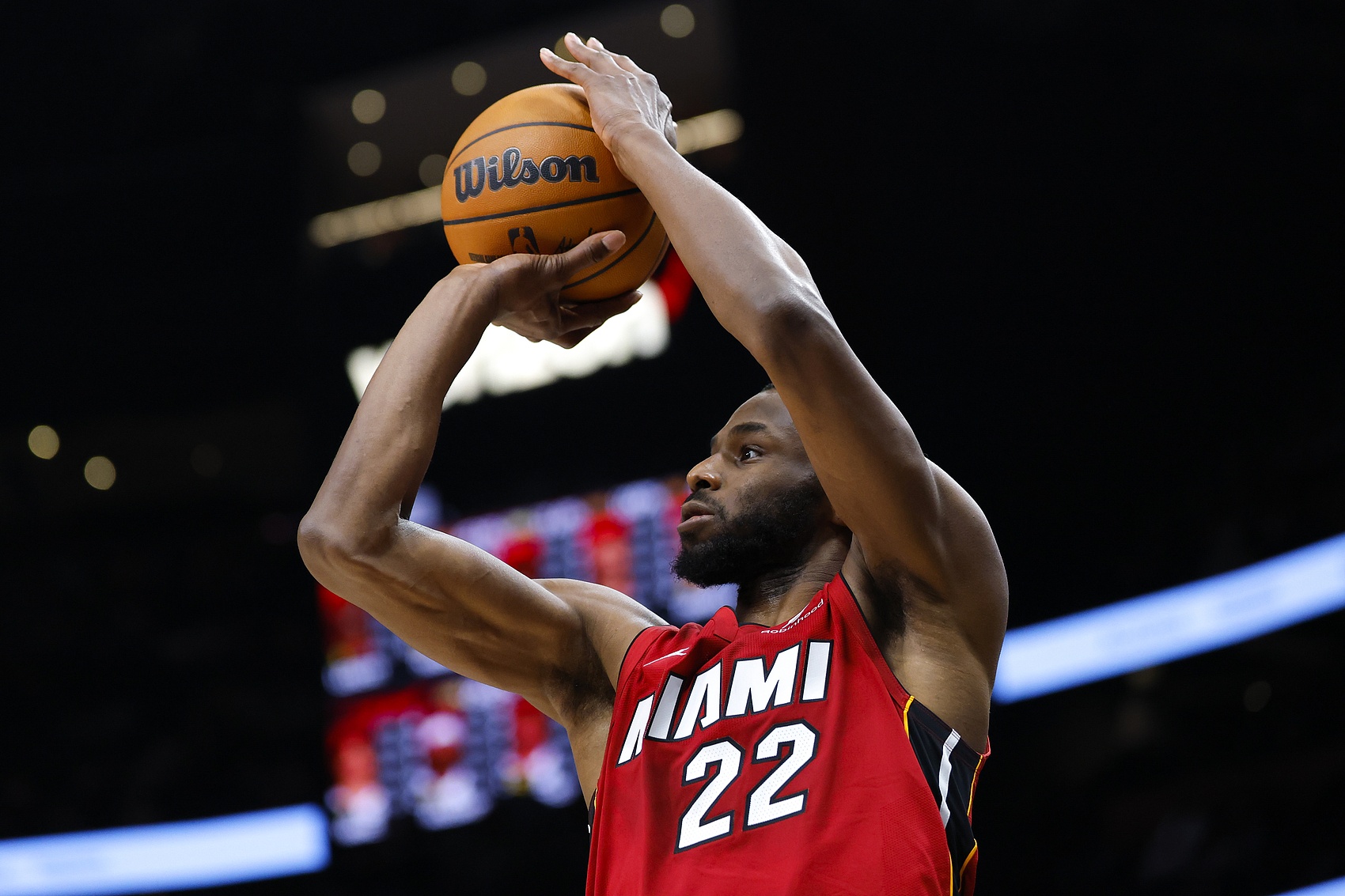 隊記:明天熱火客戰尼克斯 維金斯左小腿挫傷出戰成疑